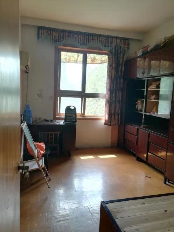 环保学院教工宿舍  3室2厅2卫   1800.00元/月户型图