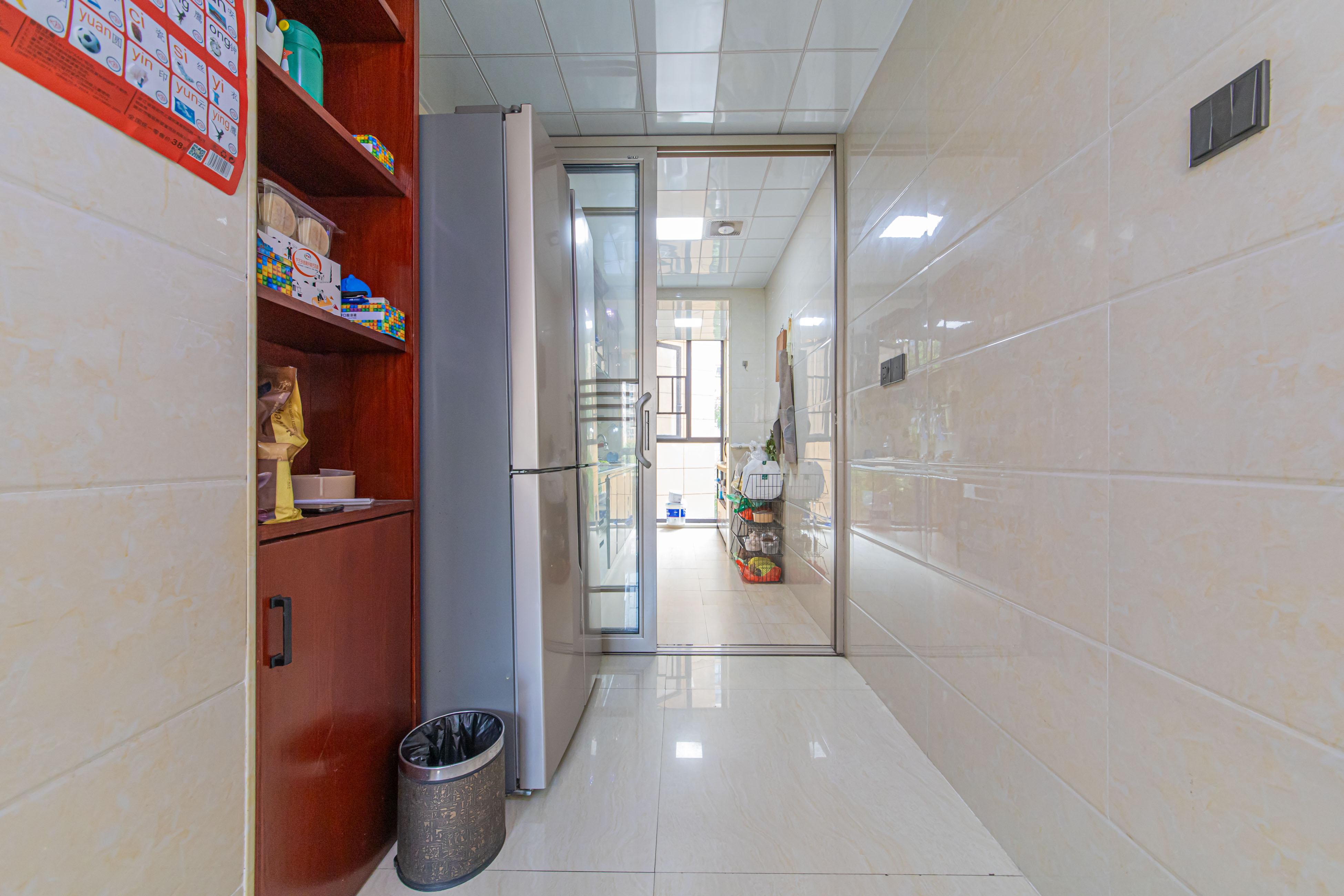 鑫远悦城(鑫远悦时代) 4室2厅2卫 115.0万 鑫远悦城(鑫远悦时代) 4室2厅2卫 115.0万厨房