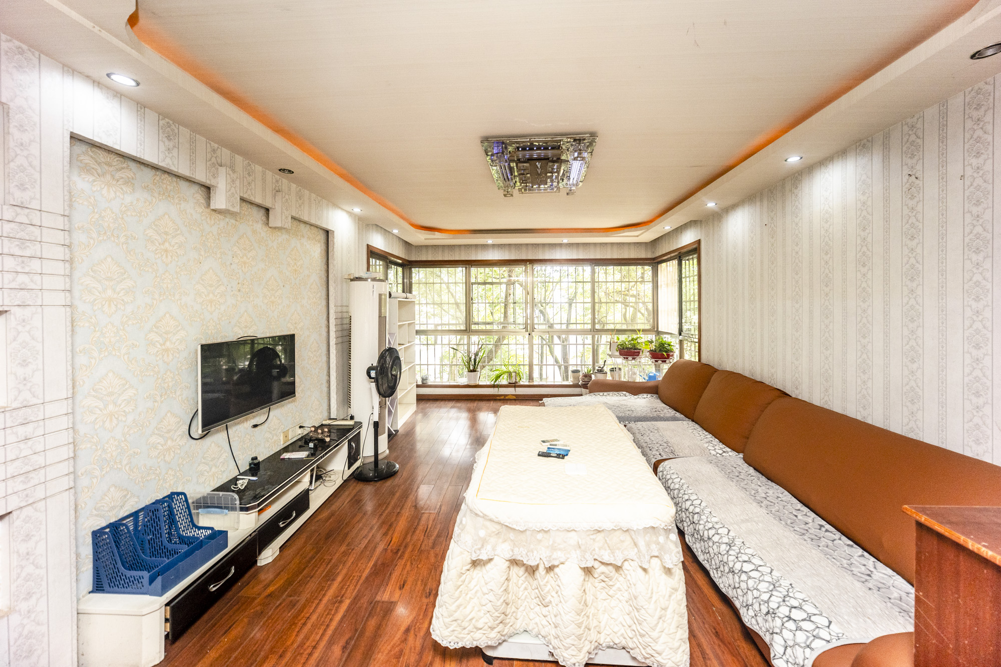 丽江翠园 3室2厅1卫 62.0万 丽江翠园 3室2厅1卫 62.0万客厅