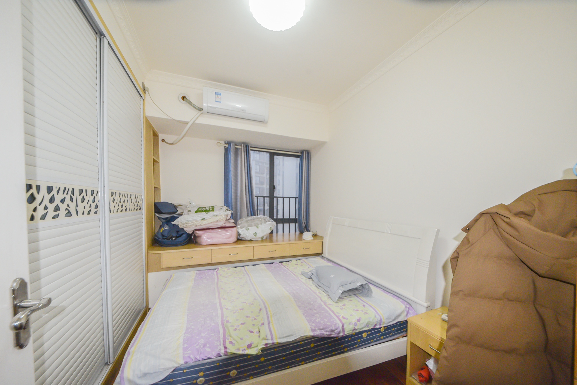都市兰亭  3室2厅1卫   101.00万卧室