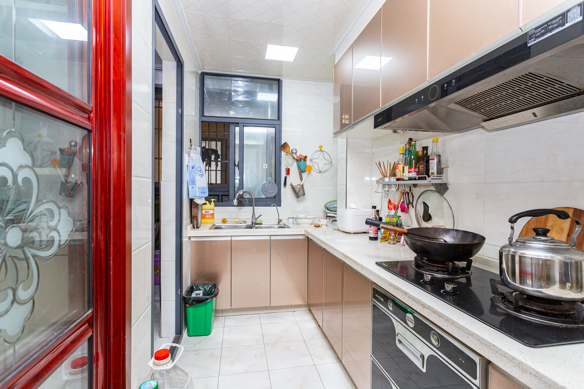 勤诚达新界 3室2厅1卫 85.0万 勤诚达新界 3室2厅1卫 85.0万厨房