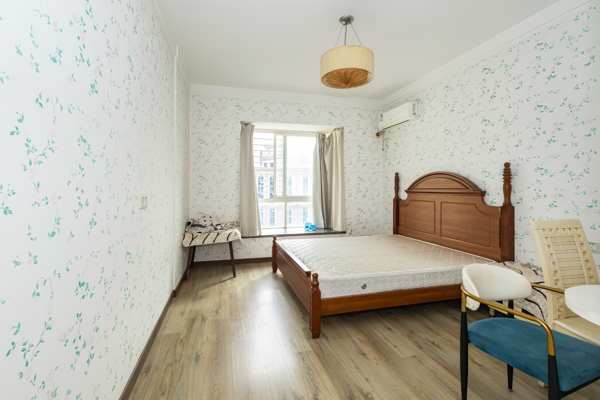 明城公寓 4室2厅2卫 89.0万 明城公寓 4室2厅2卫 89.0万卧室