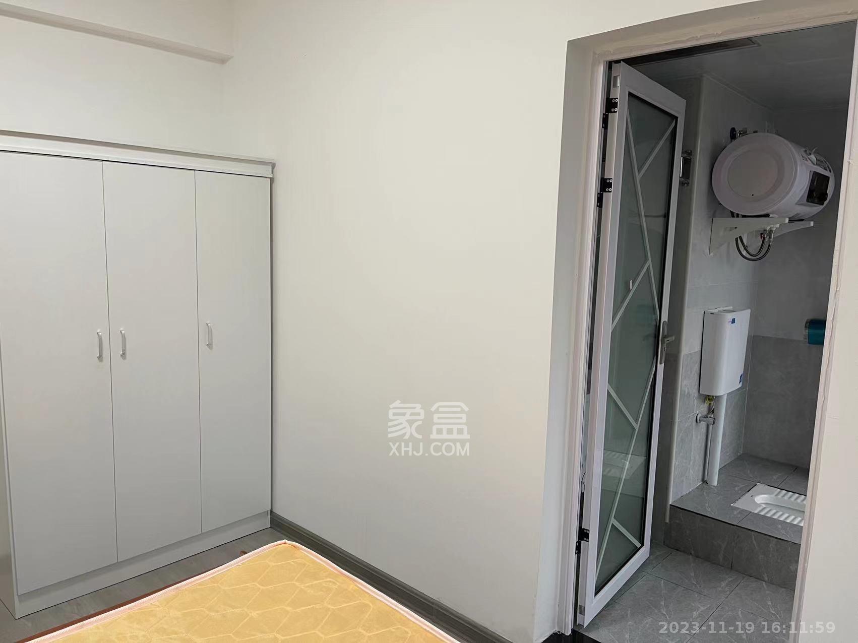 维一星城原山苑  3室2厅2卫   1500.00元/月室内图