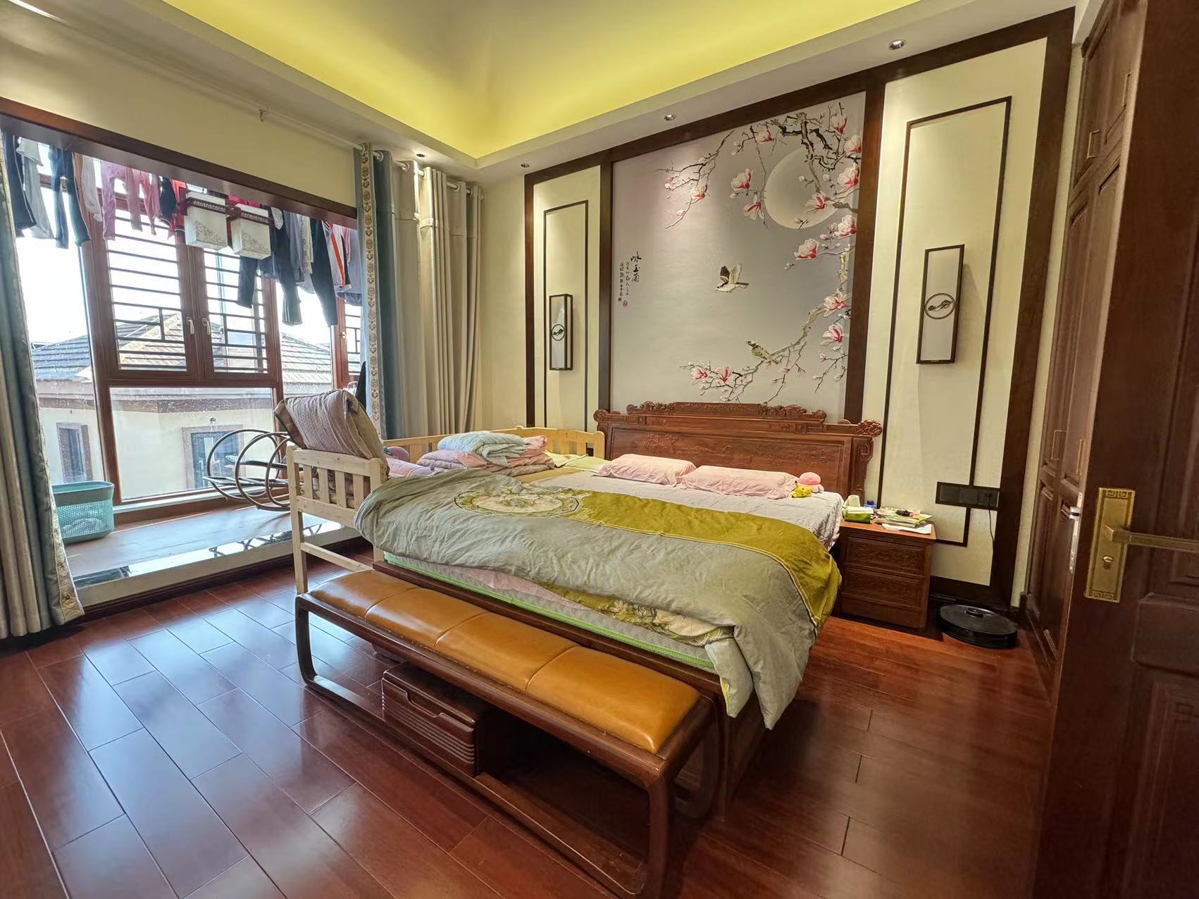 青龙湾(中央小镇)  5室2厅4卫    290.0万 青龙湾(中央小镇)  5室2厅4卫    290.0万室内图