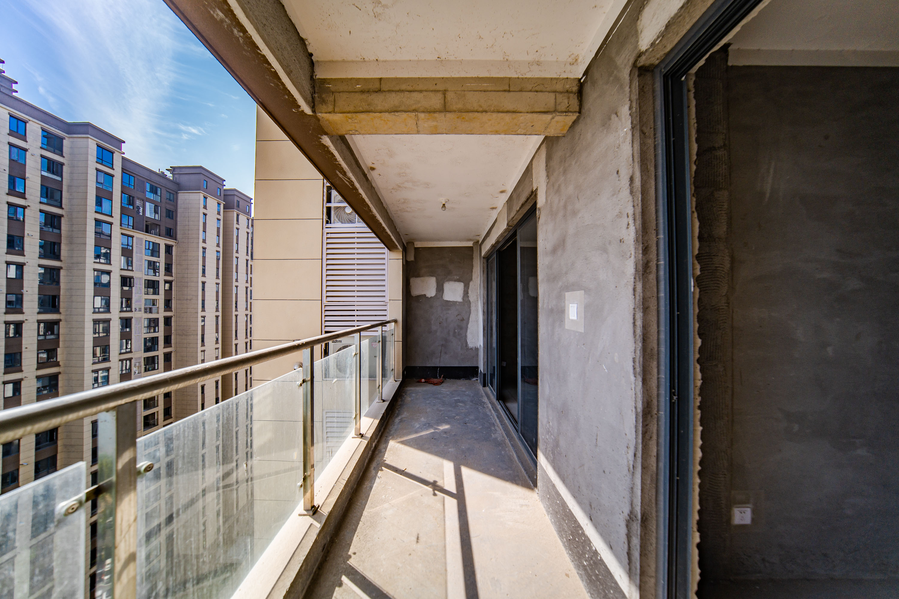 湘熙水郡(观澜海赋家园)  4室2厅2卫    198.0万 湘熙水郡(观澜海赋家园)  4室2厅2卫    198.0万阳台