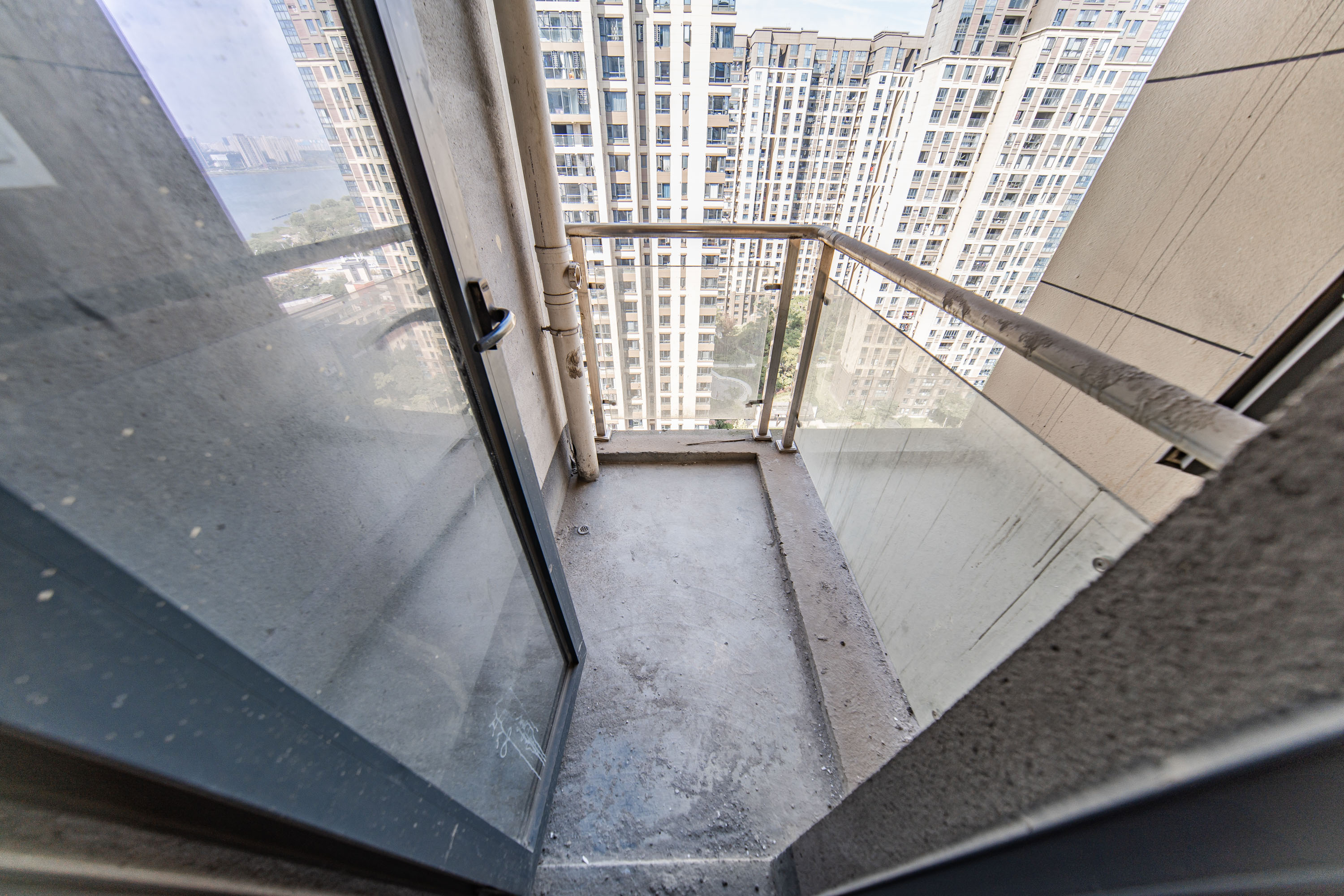 湘熙水郡(观澜海赋家园)  4室2厅2卫    198.0万 湘熙水郡(观澜海赋家园)  4室2厅2卫    198.0万阳台