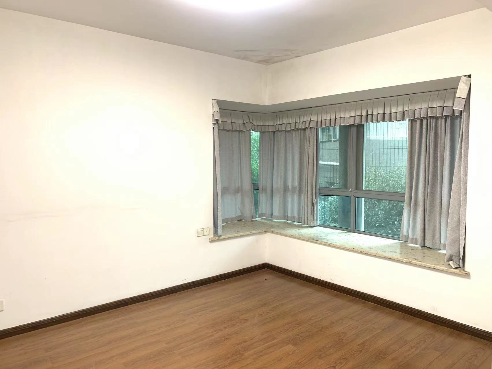 丽景滨江 4室2厅2卫 79.8万 丽景滨江 4室2厅2卫 79.8万室内图