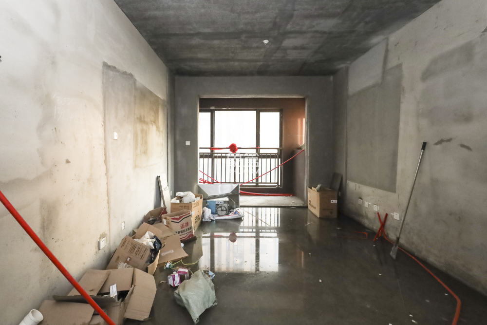 绿地海外滩二期  3室2厅1卫    53.8万