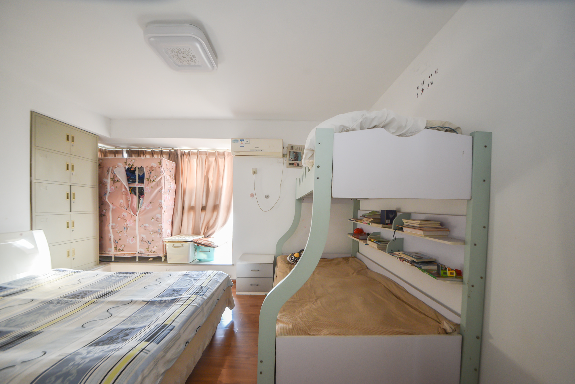 明星村 2室2厅2卫 74.8万 明星村 2室2厅2卫 74.8万卧室