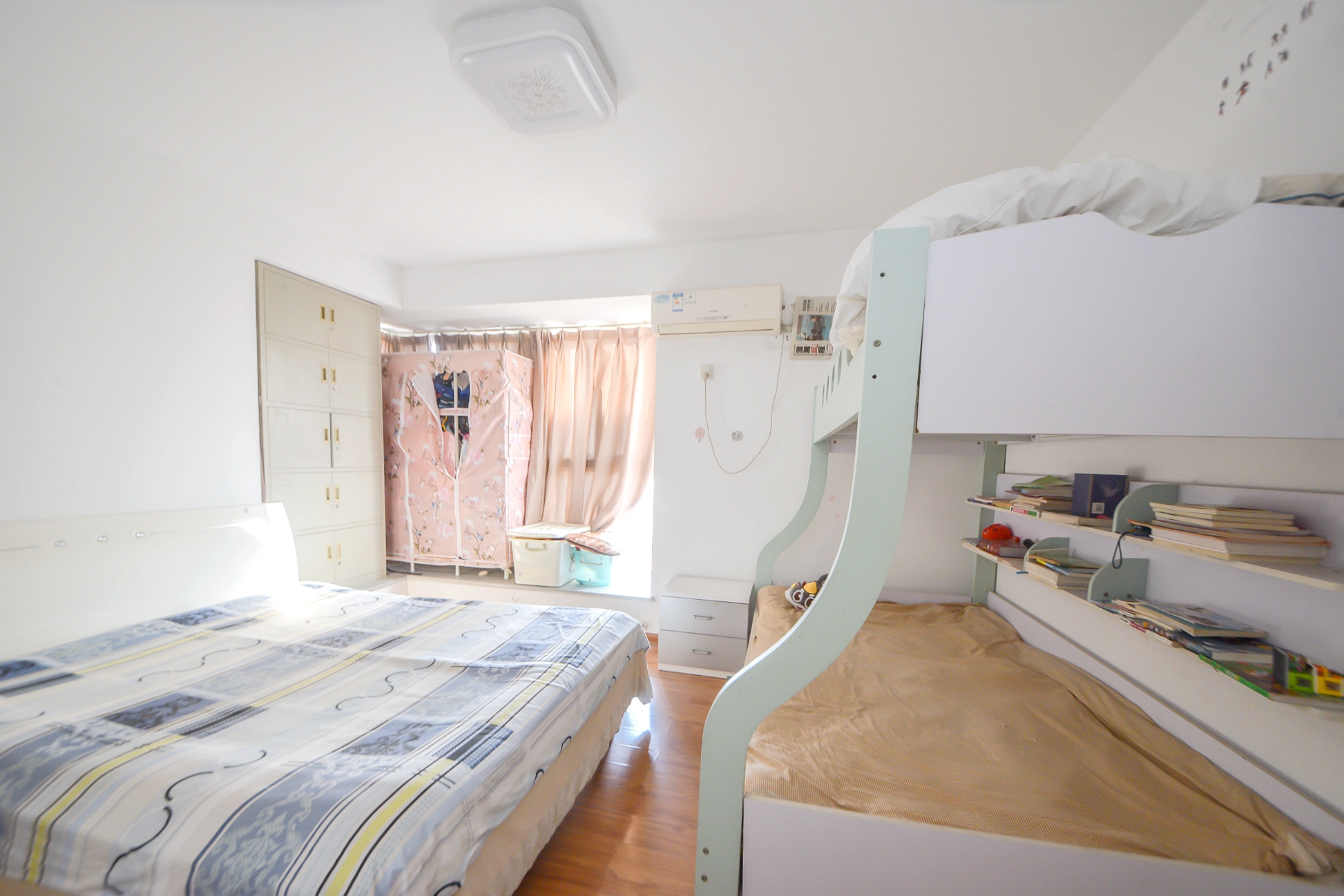 明星村 2室2厅2卫 74.8万 明星村 2室2厅2卫 74.8万卧室