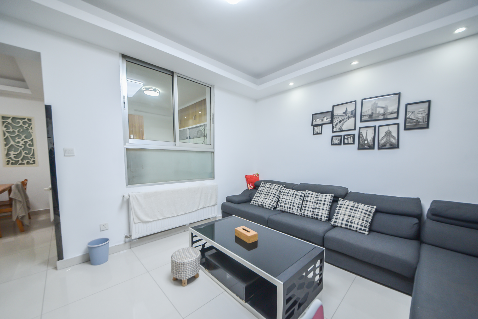 东塘电力院  3室2厅1卫    110.0万客厅