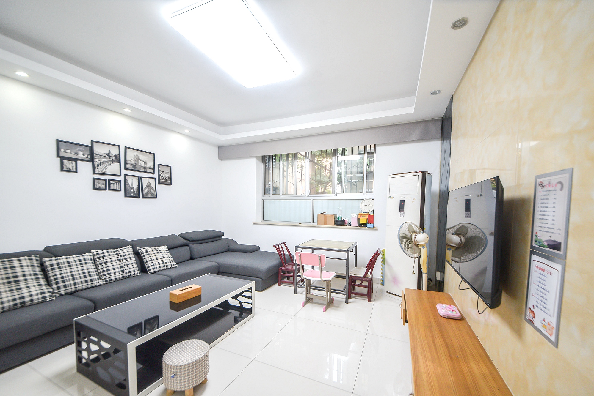 东塘电力院  3室2厅1卫    110.0万客厅