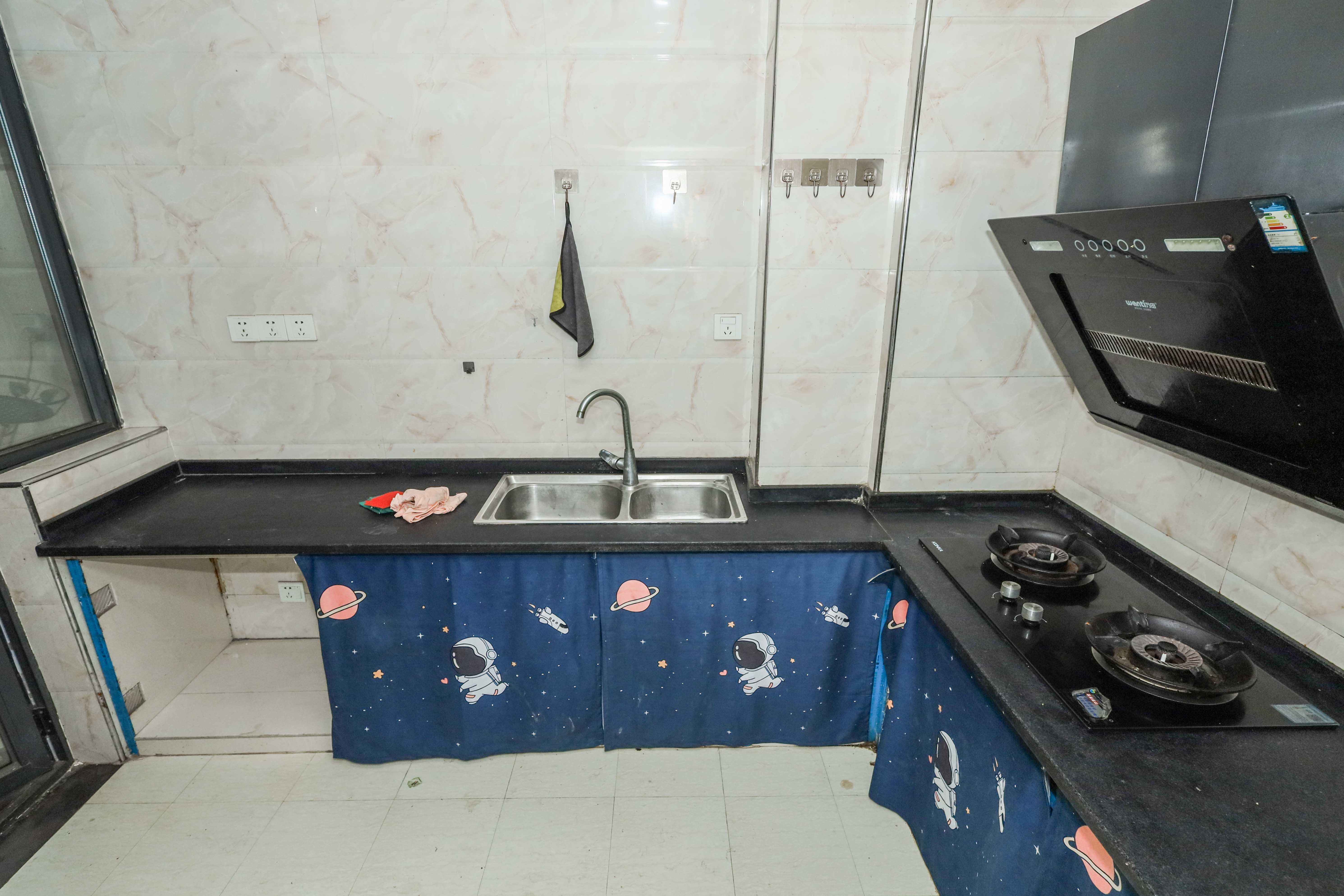 保利麓谷林语C区  3室2厅1卫    85.0万厨房