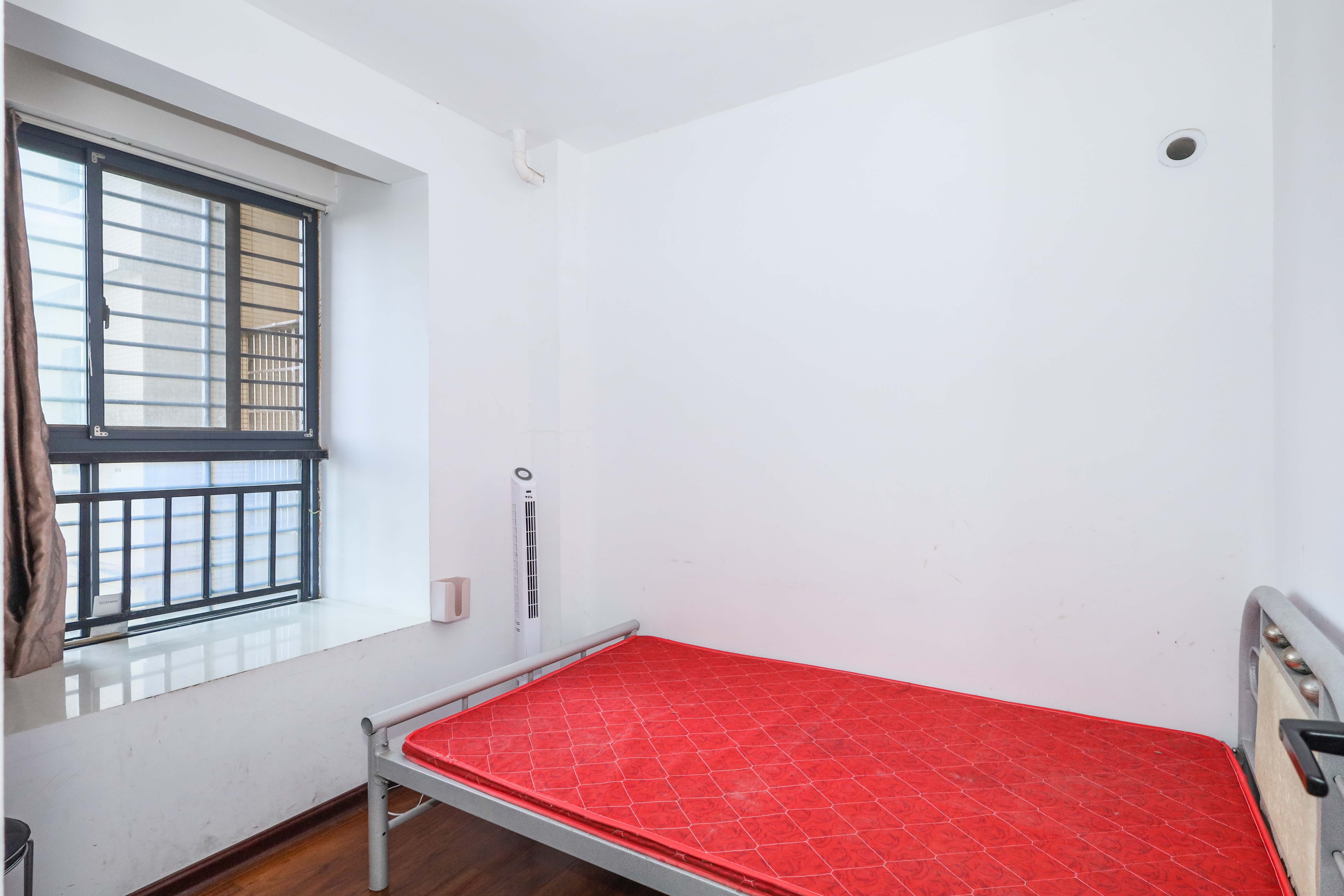 保利麓谷林语C区  3室2厅1卫    85.0万卧室