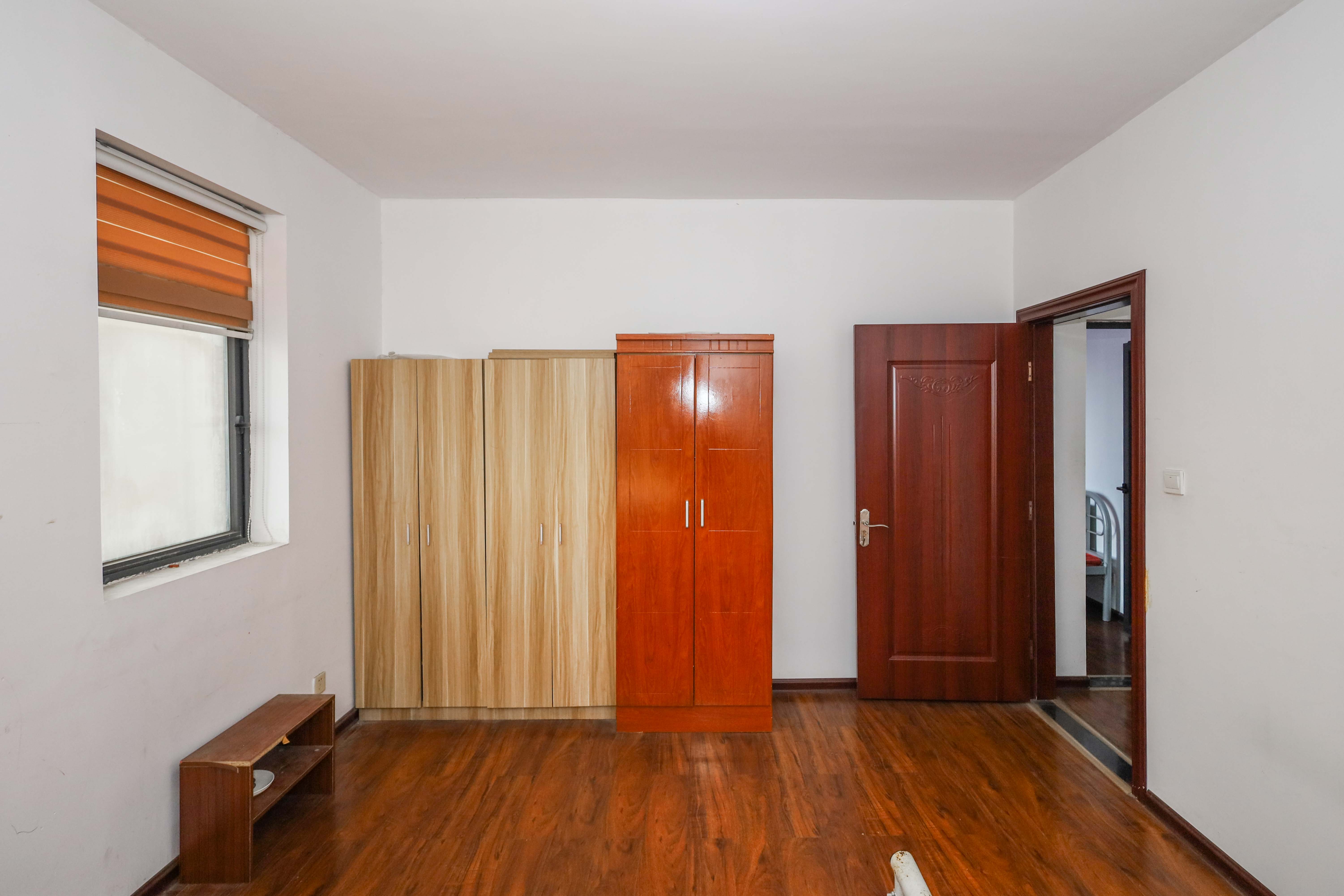 保利麓谷林语C区  3室2厅1卫    85.0万卧室