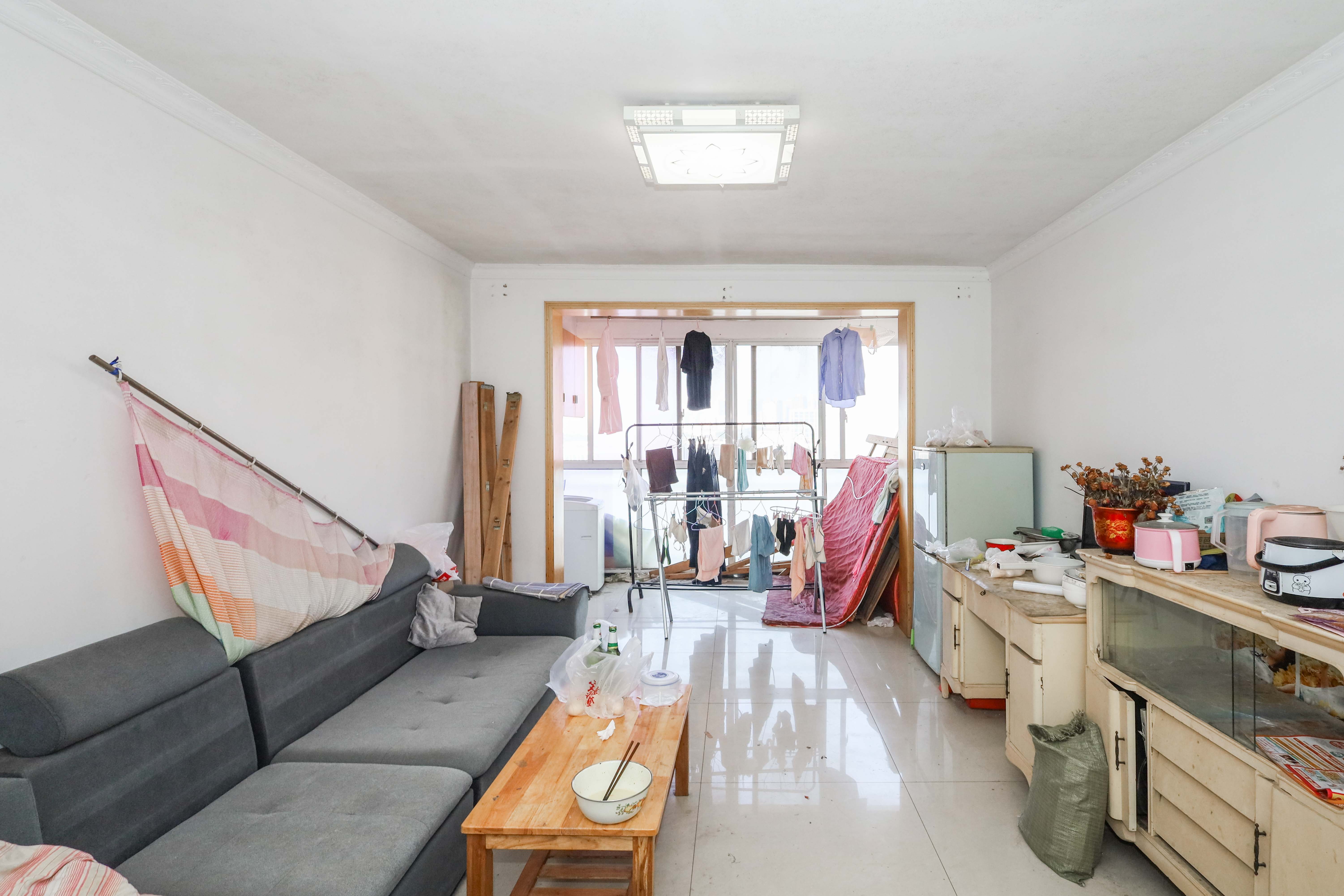 麓谷锦和园  3室2厅1卫    81.6万客厅