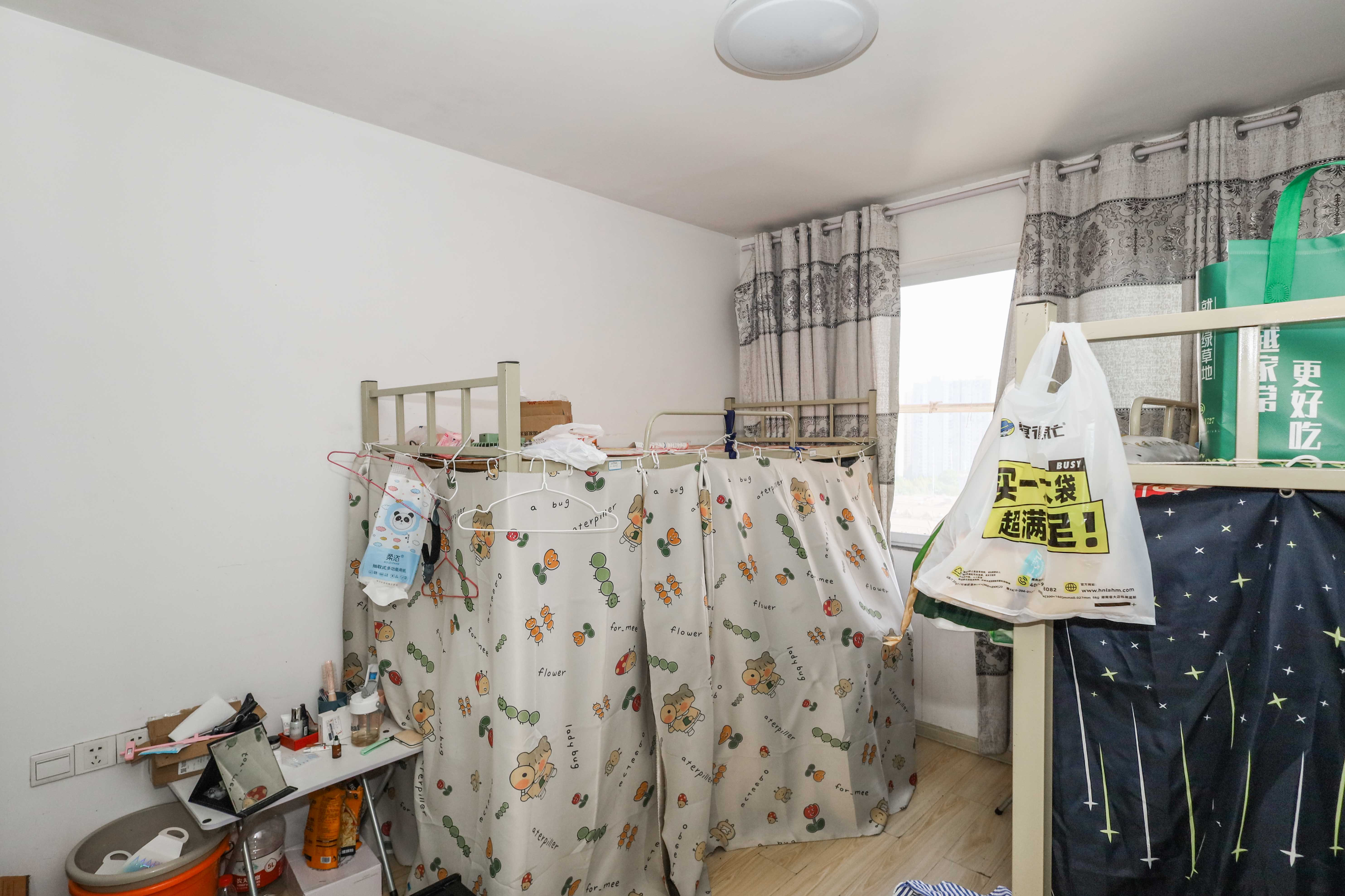 麓谷锦和园  3室2厅1卫    81.6万卧室