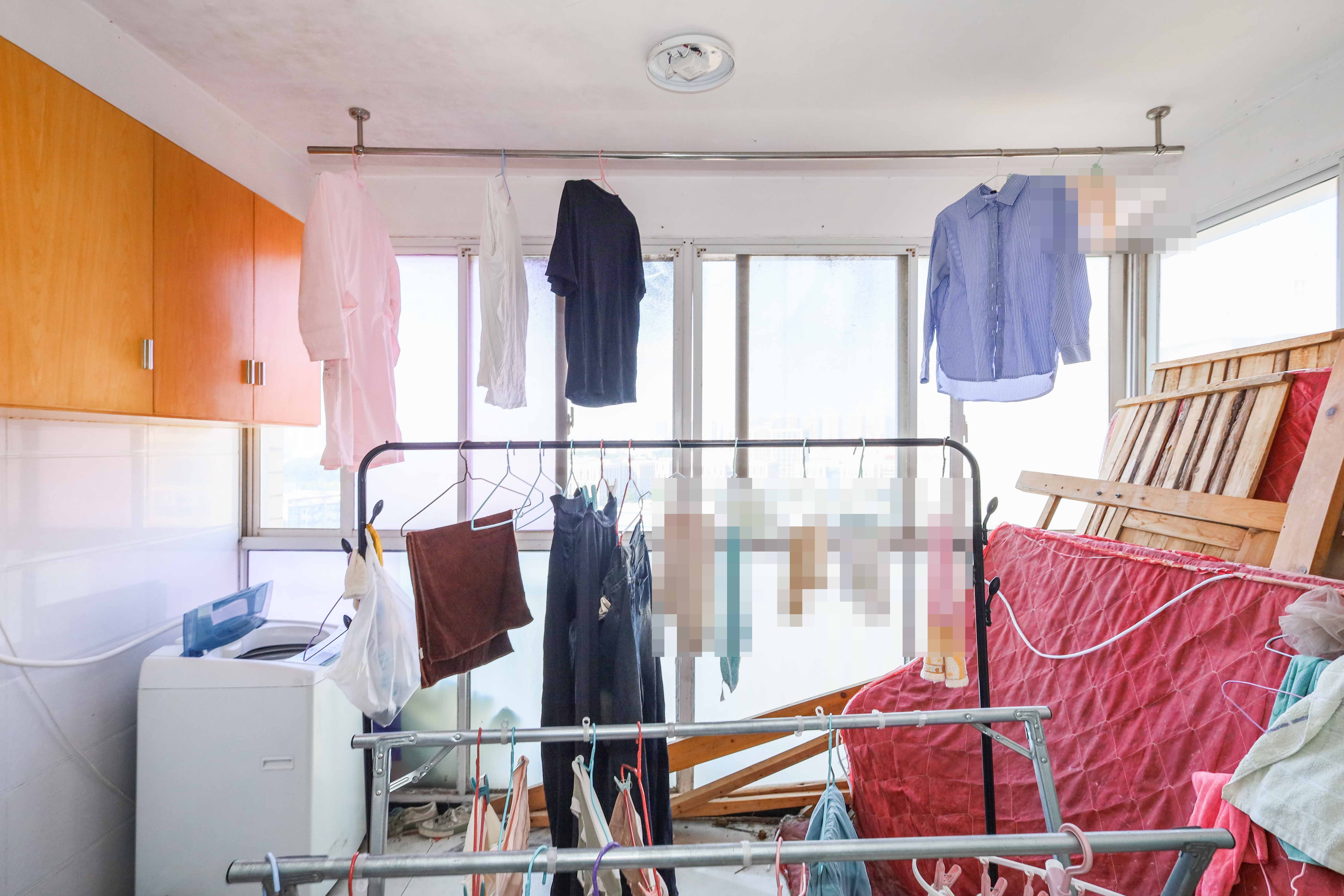 麓谷锦和园  3室2厅1卫    81.6万阳台