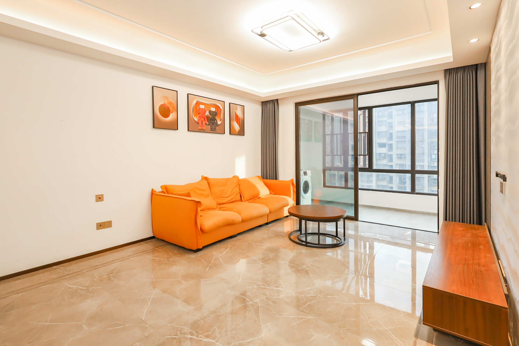 金茂建发泊悦  3室2厅2卫    153.0万 金茂建发泊悦  3室2厅2卫    153.0万客厅