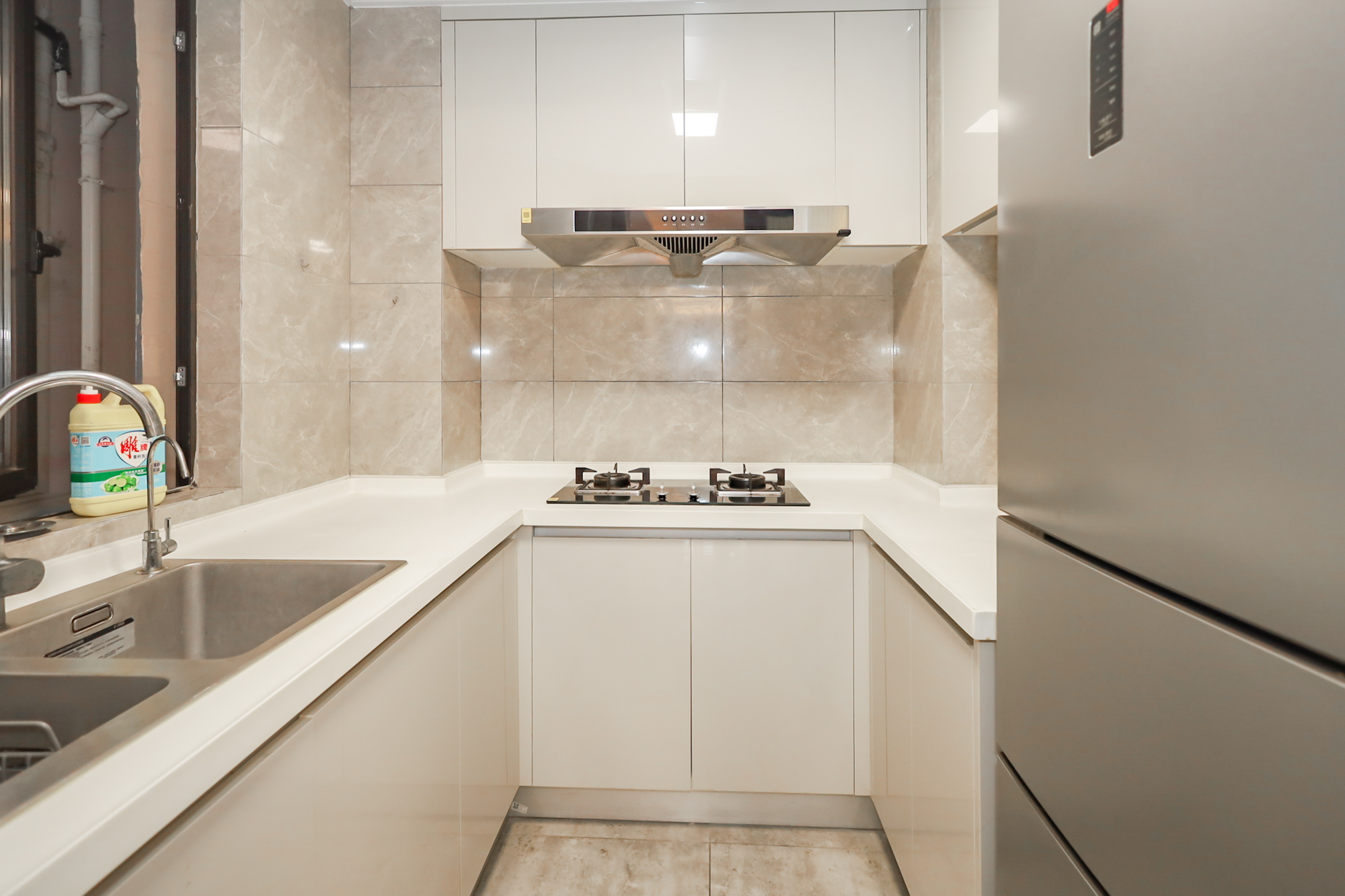 金茂建发泊悦  3室2厅2卫    153.0万 金茂建发泊悦  3室2厅2卫    153.0万厨房