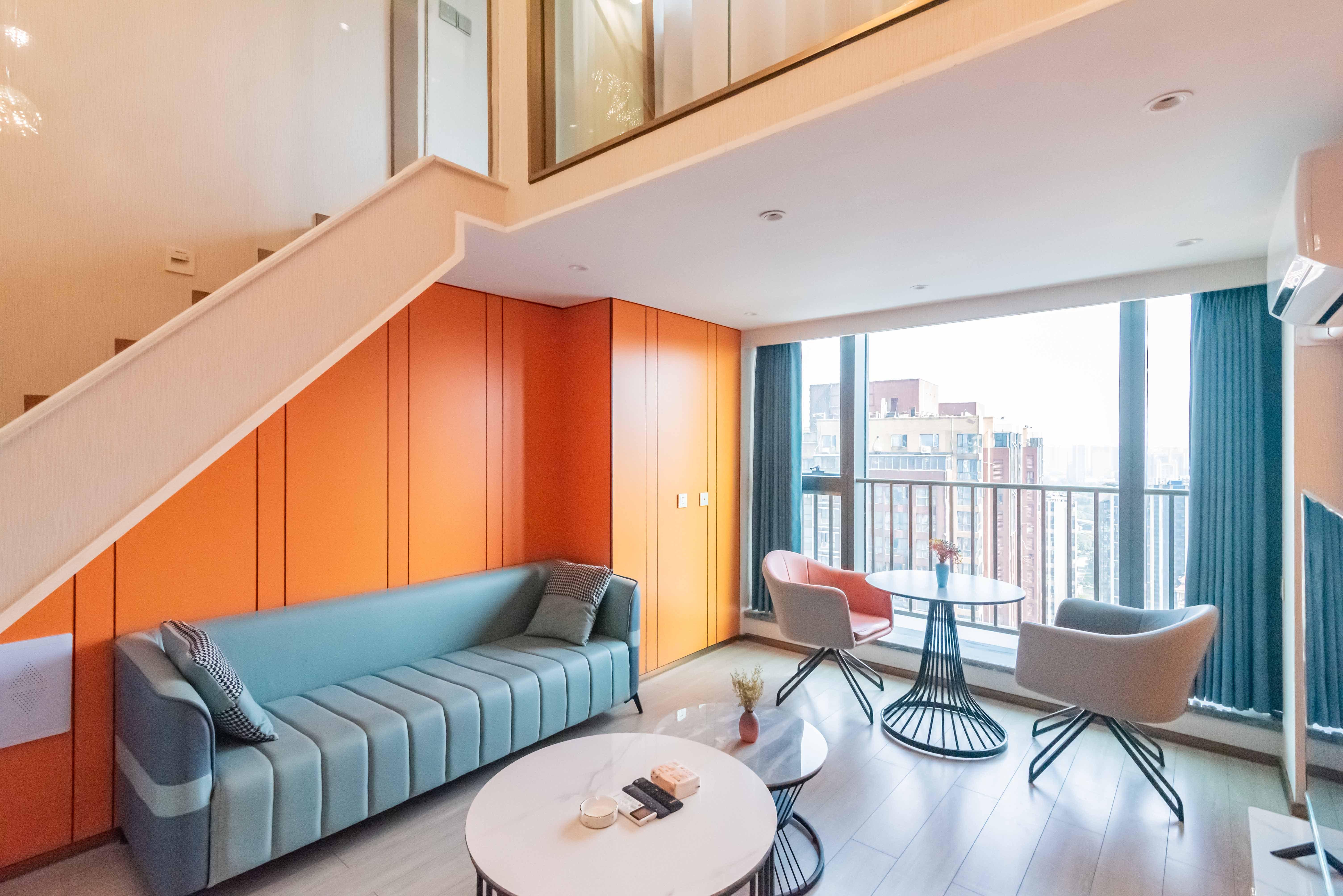 华远华时代  2室1厅1卫    51.8万客厅