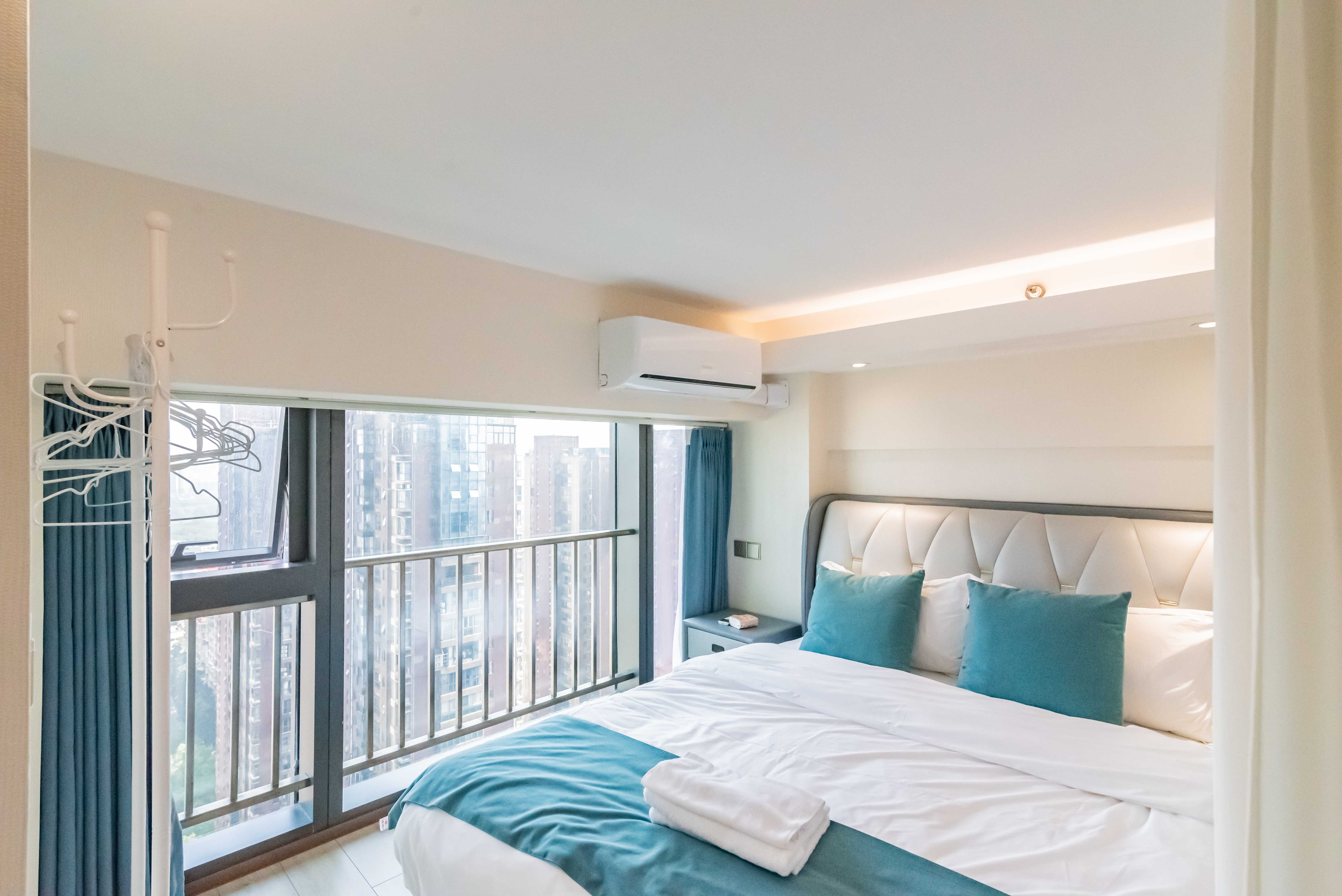 华远华时代  2室1厅1卫    51.8万卧室