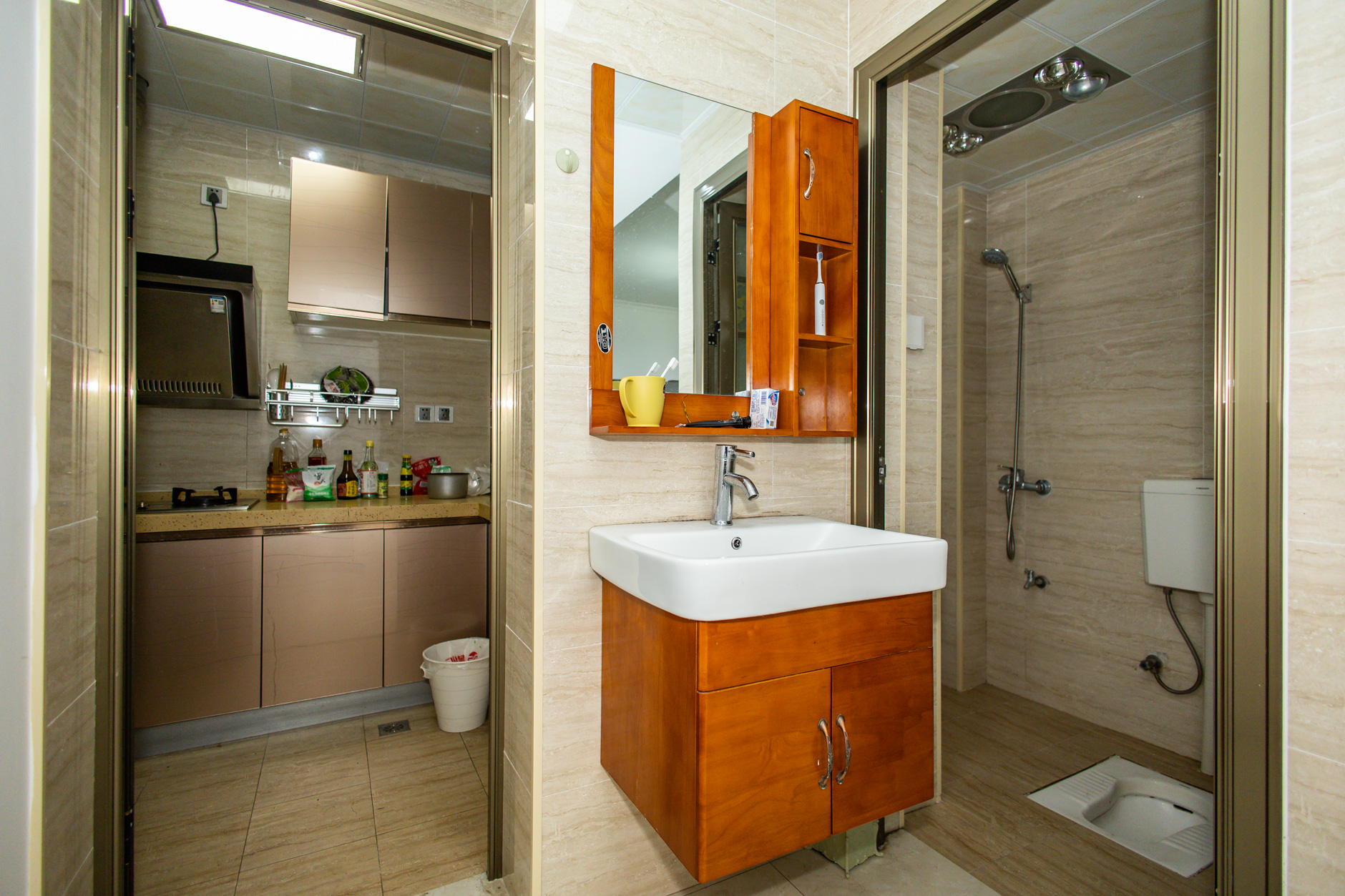 爱琴海岸 2室1厅1卫 60.6万 爱琴海岸 2室1厅1卫 60.6万卫生间