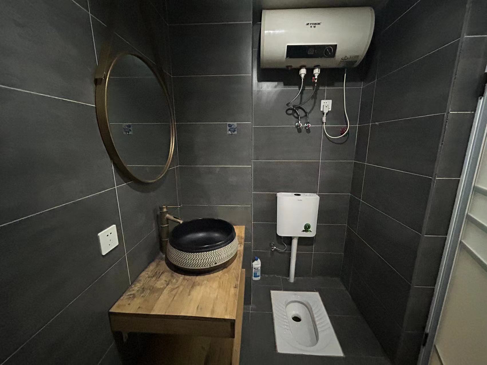 新桂公馆 1室1厅1卫 17.80万 新桂公馆 1室1厅1卫 17.80万室内图