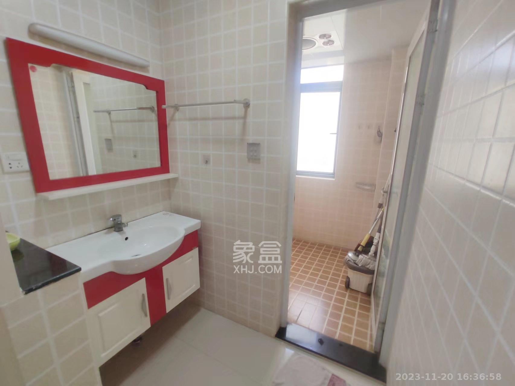 中建麓山和苑  3室2厅2卫   2400.00元/月室内图