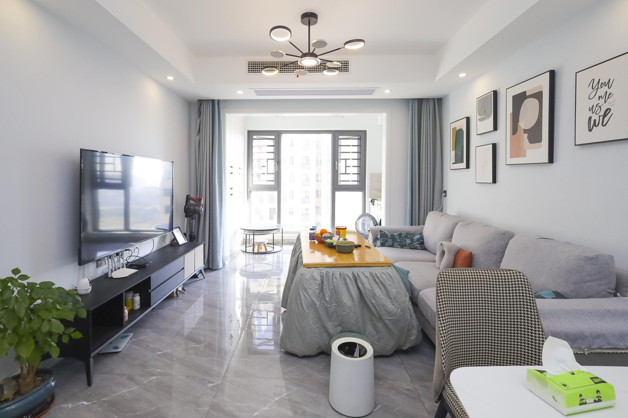 恒基旭辉湖山赋  3室1厅1卫    92.0万客厅