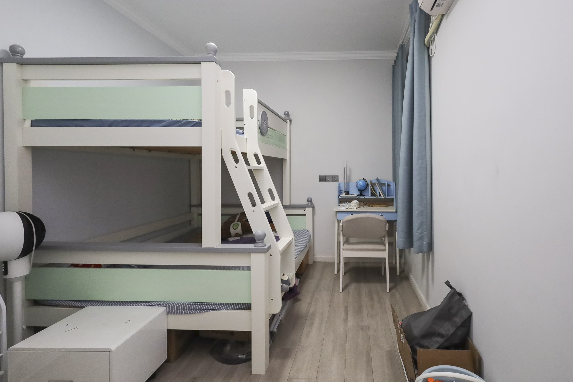 恒基旭辉湖山赋  3室1厅1卫    92.0万卧室