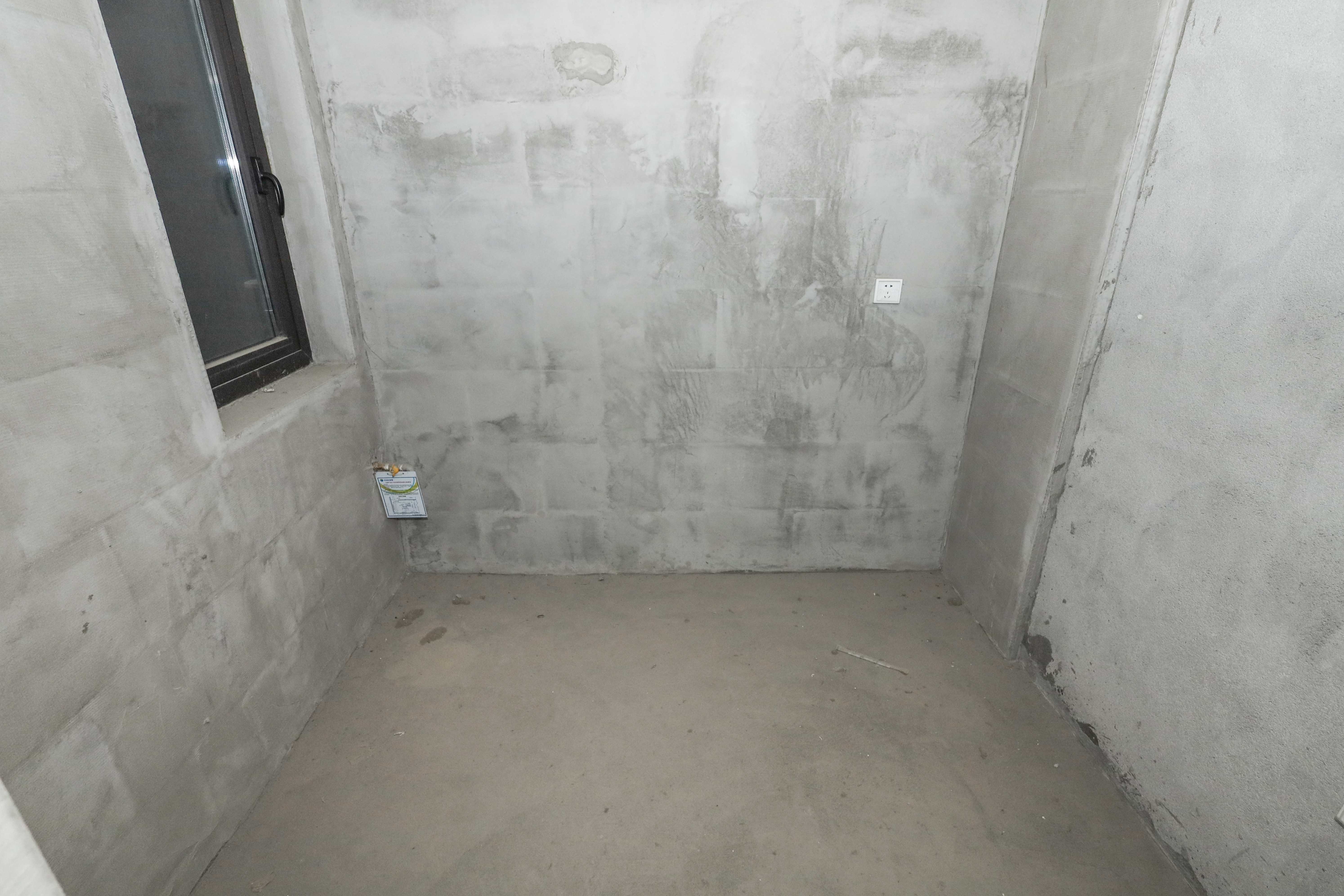 建发央著  4室2厅2卫   185.00万厨房