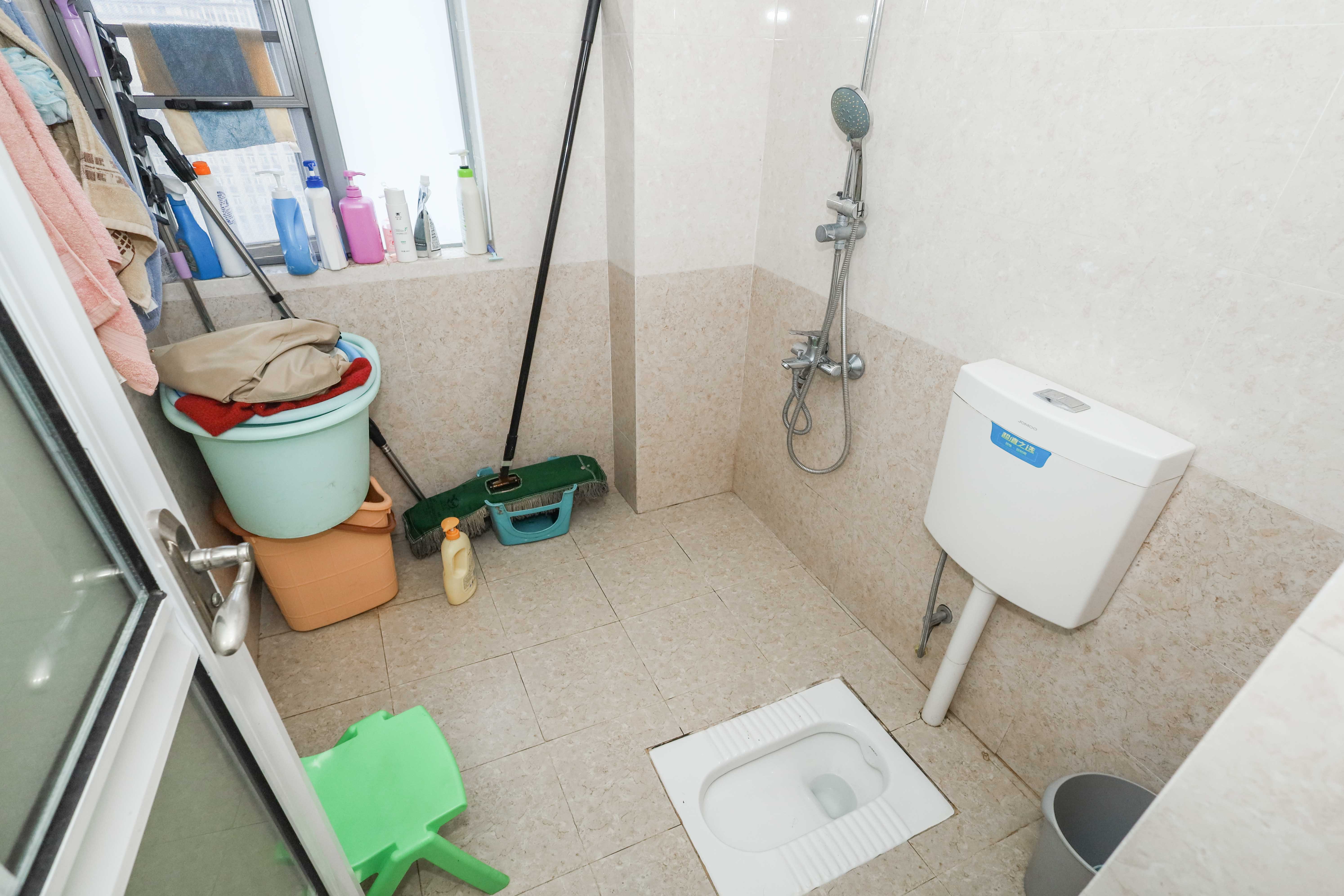 潇湘奥林匹克花园  4室2厅2卫   140.80万卫生间