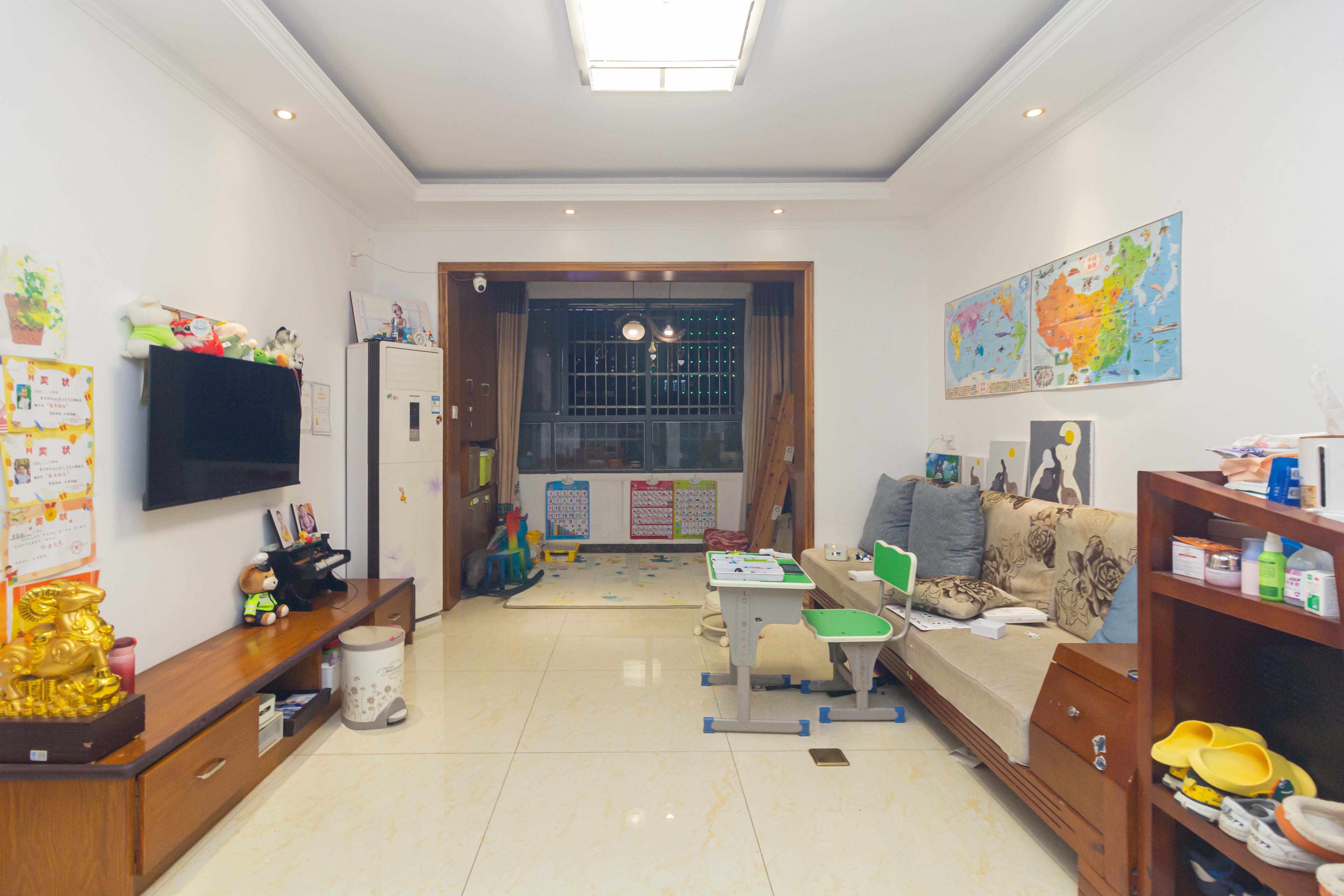 中国铁建国际城二期  3室2厅1卫    47.8万 中国铁建国际城二期  3室2厅1卫    47.8万客厅