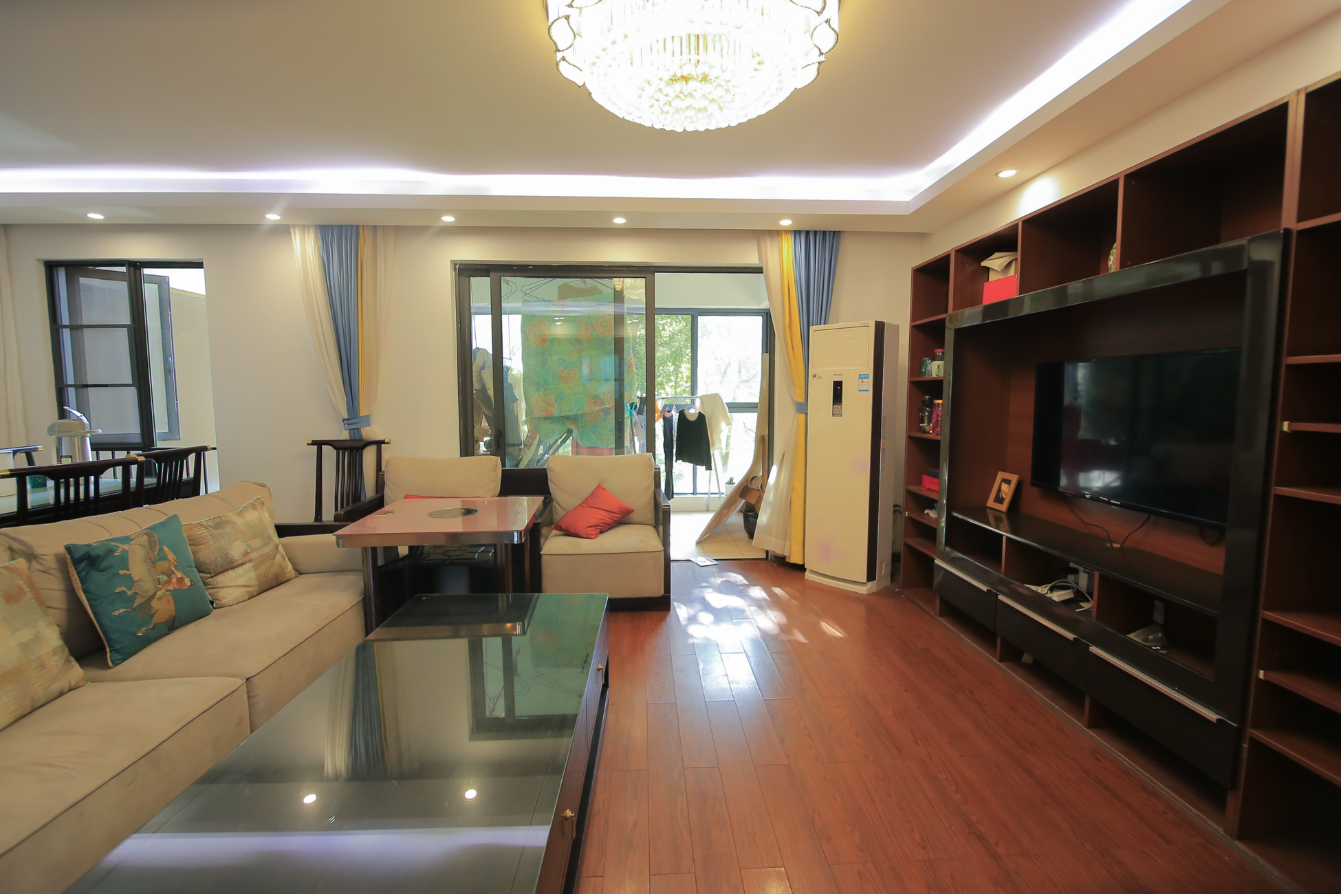 万科金域华府三四期  4室2厅2卫    152.0万 万科金域华府三四期  4室2厅2卫    152.0万客厅