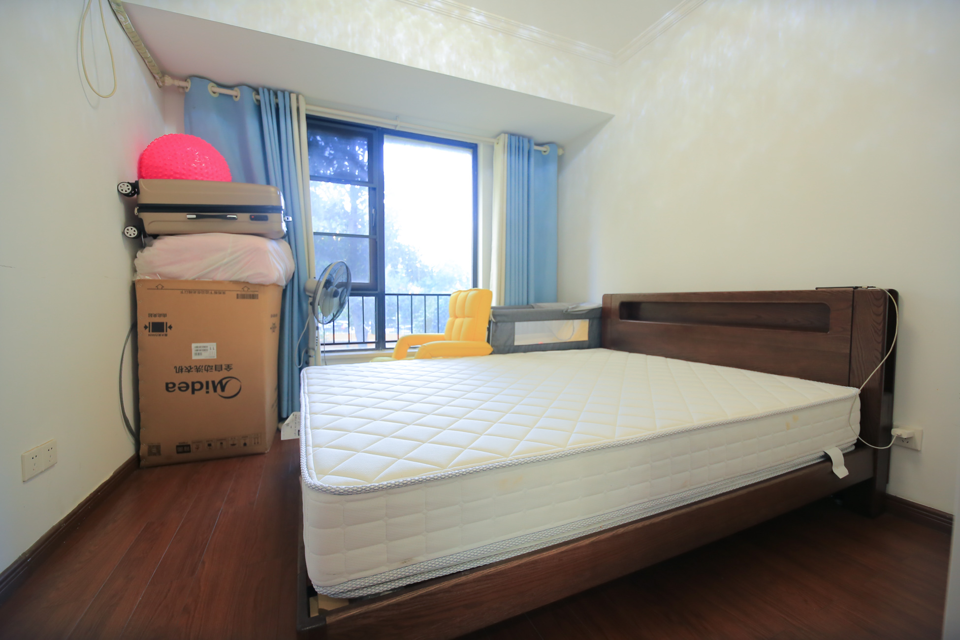 万科金域华府三四期  4室2厅2卫    152.0万 万科金域华府三四期  4室2厅2卫    152.0万卧室