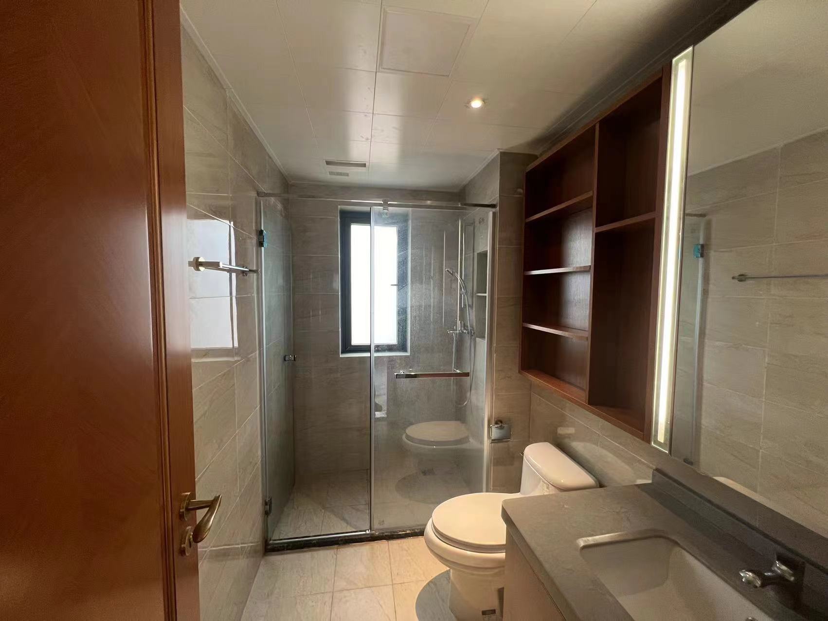 恒大华府  3室2厅1卫   82.80万 恒大华府  3室2厅1卫   82.80万室内图