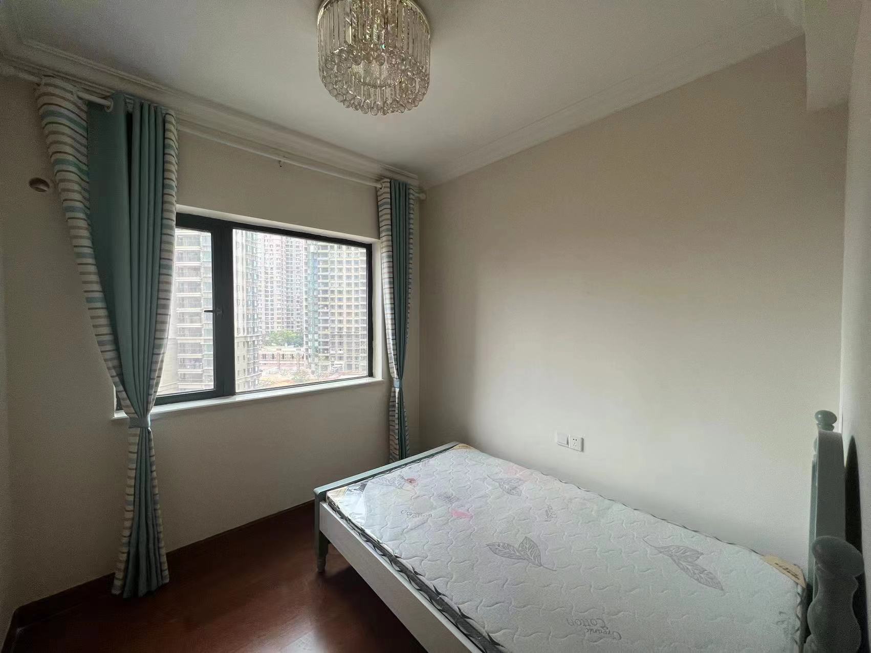 恒大华府  3室2厅1卫   82.80万 恒大华府  3室2厅1卫   82.80万室内图