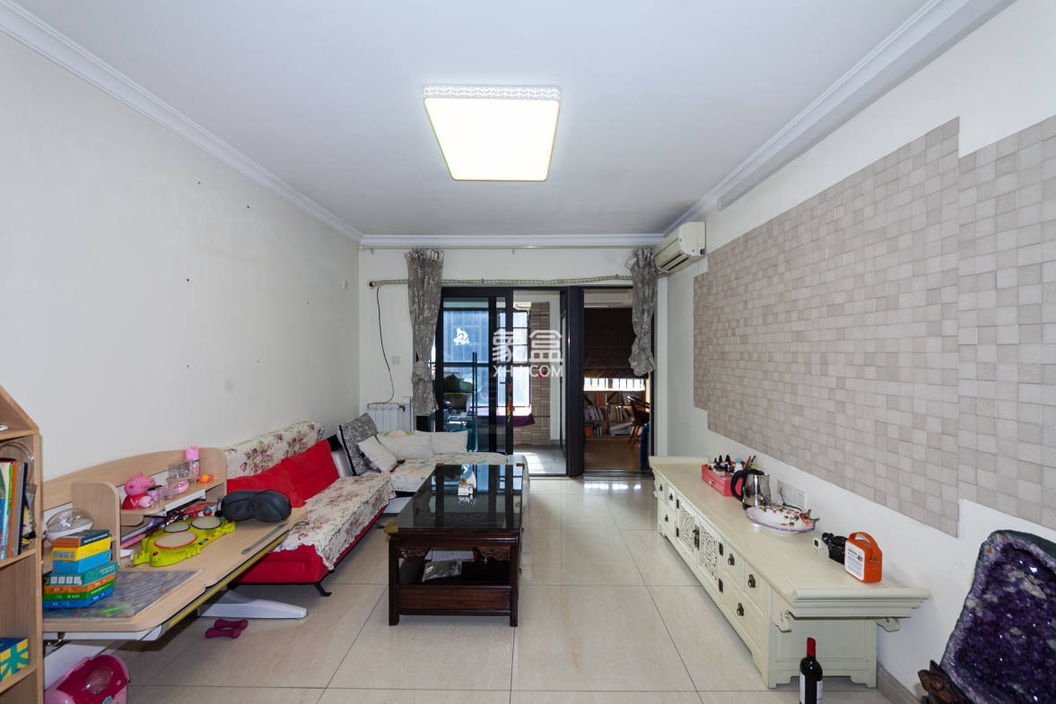 时代倾城一期 2室2厅1卫 69.00万 时代倾城一期 2室2厅1卫 69.00万客厅