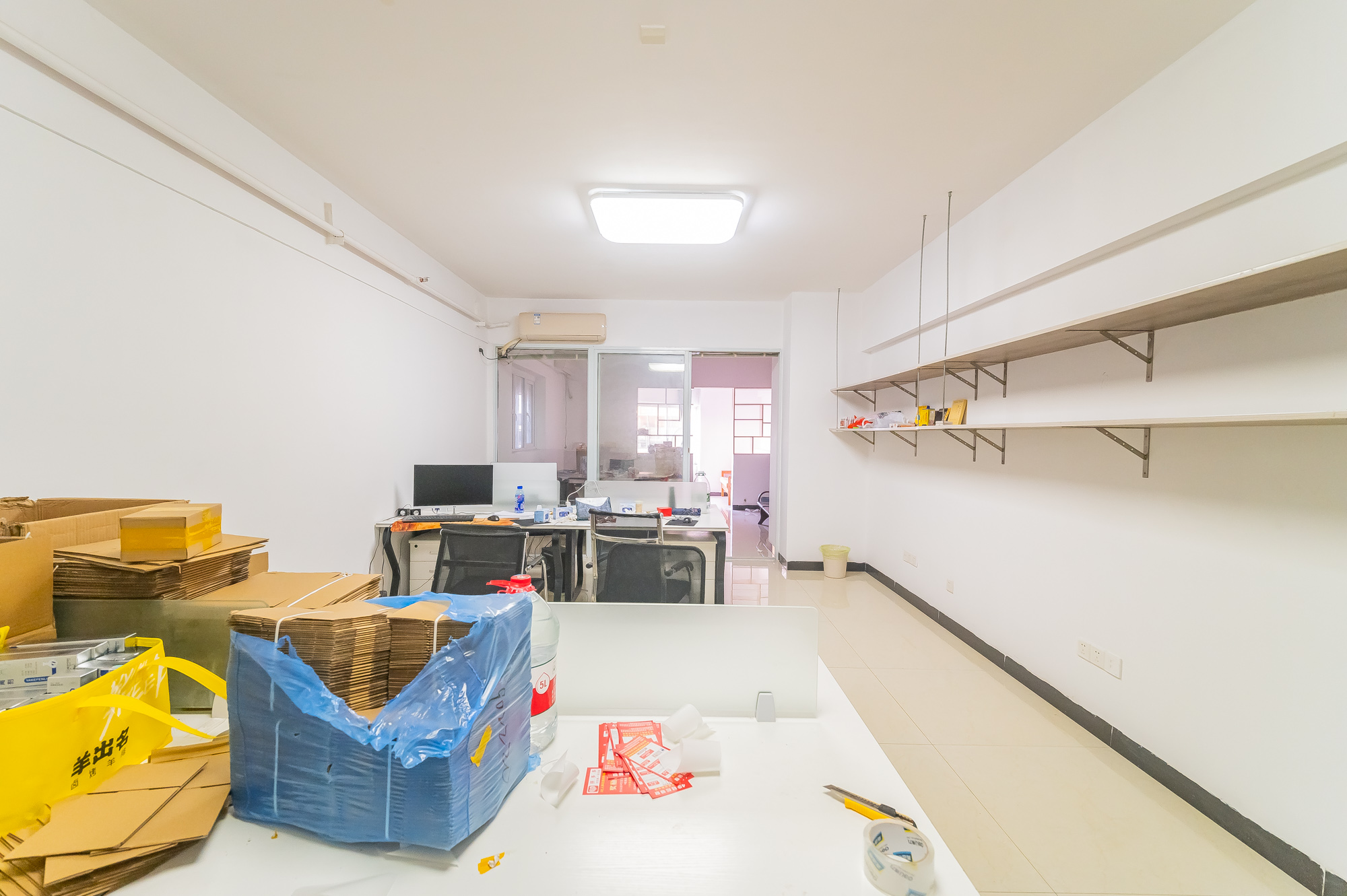 MOMA当代广场  2室1厅1卫    36.0万 MOMA当代广场  2室1厅1卫    36.0万客厅