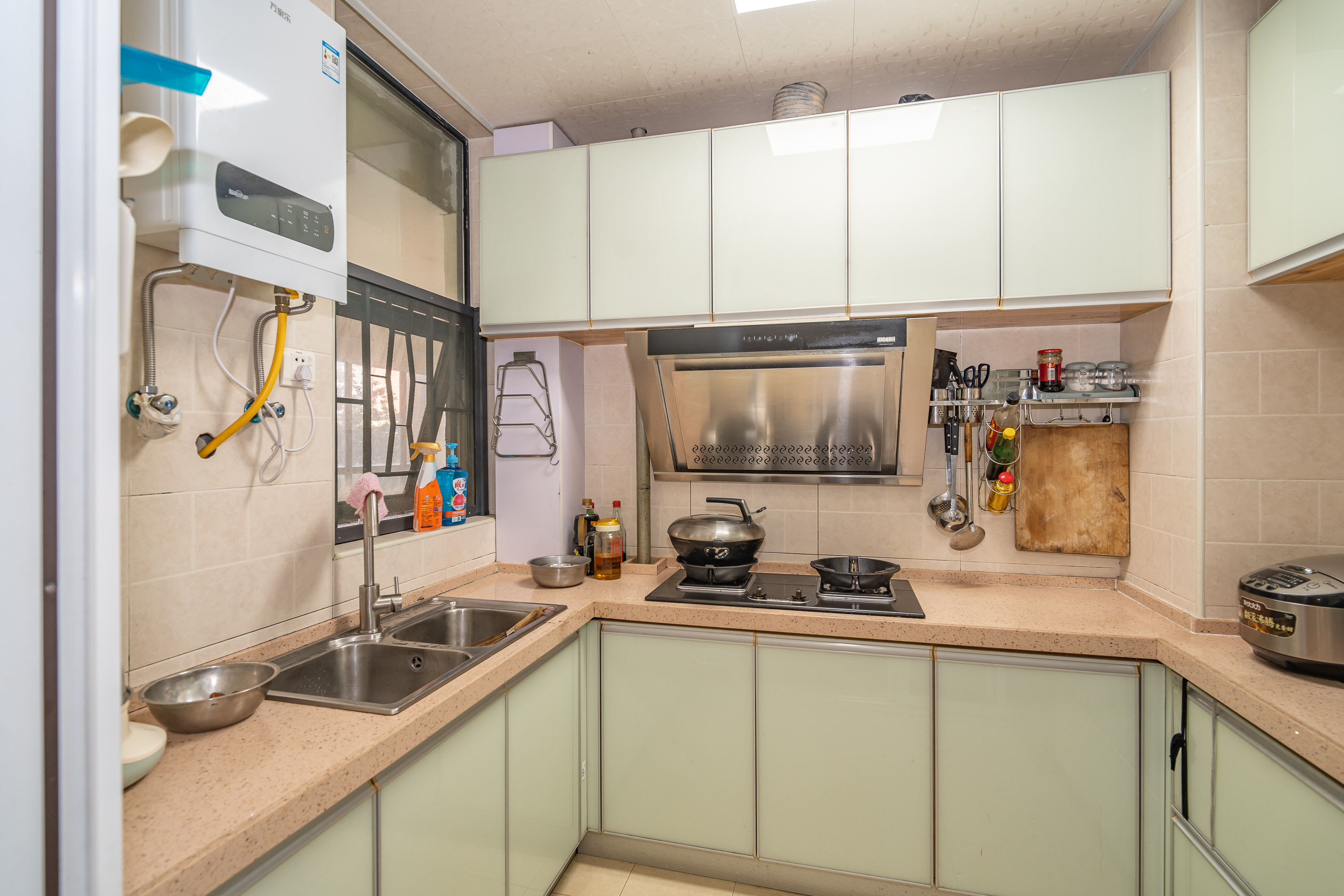 中建麓山和苑  3室2厅1卫   76.00万厨房