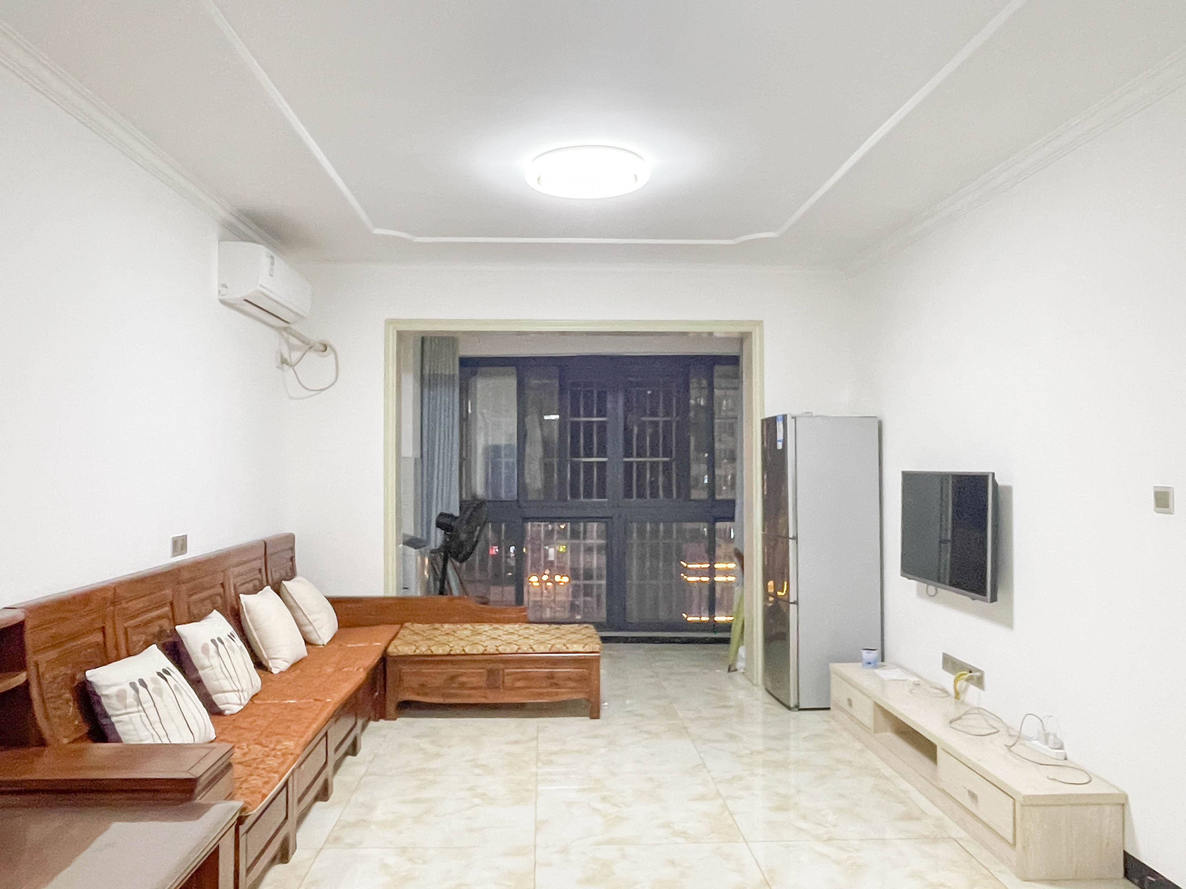 金鹏名都 2室2厅1卫 57.8万 金鹏名都 2室2厅1卫 57.8万客厅