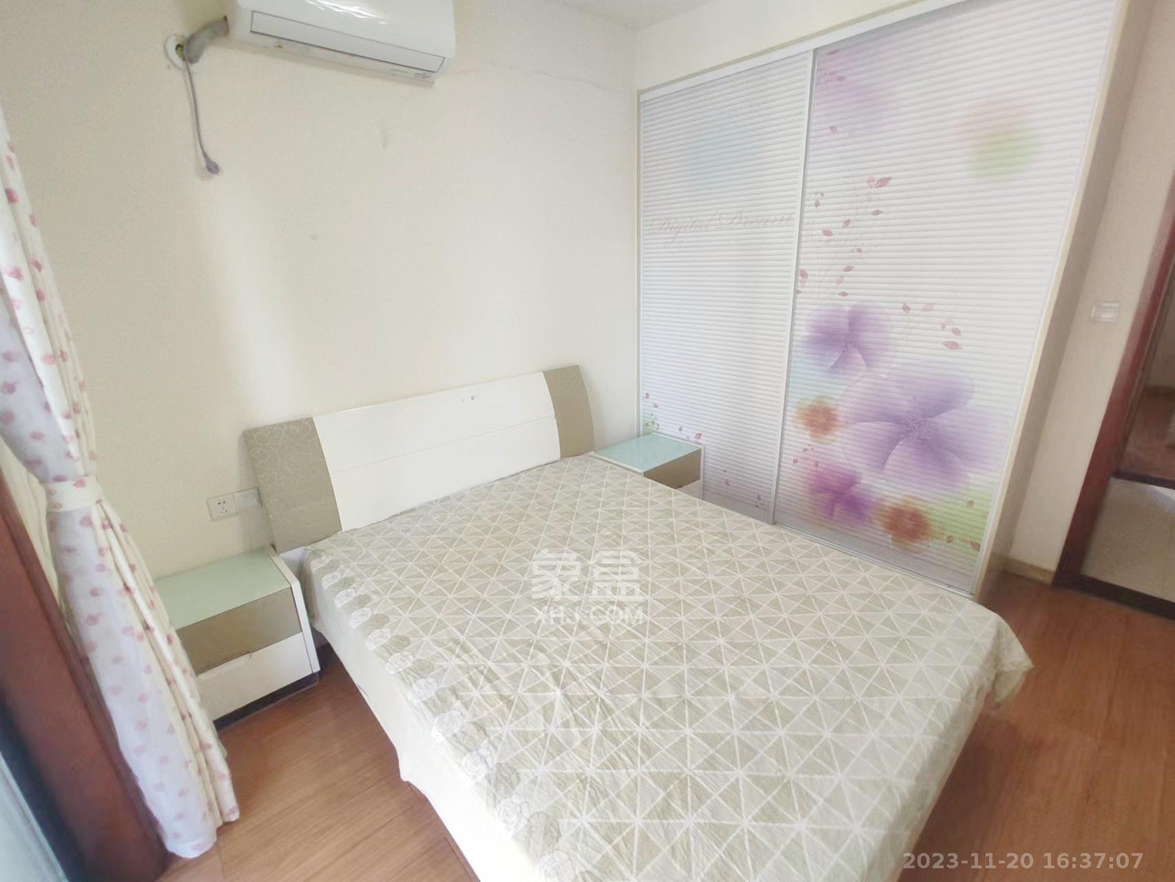 中建麓山和苑  3室2厅2卫   2400.00元/月室内图