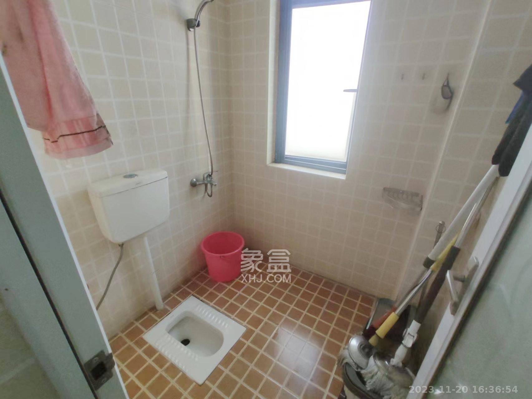 中建麓山和苑  3室2厅2卫   2400.00元/月室内图