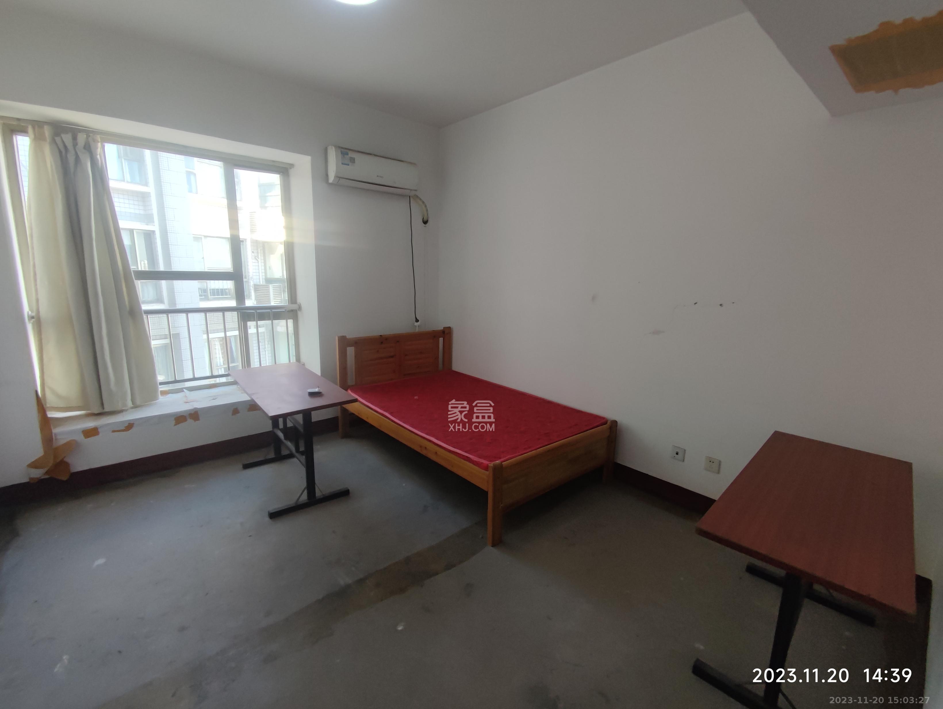 长丰源小区  4室2厅1卫   2300.00元/月室内图