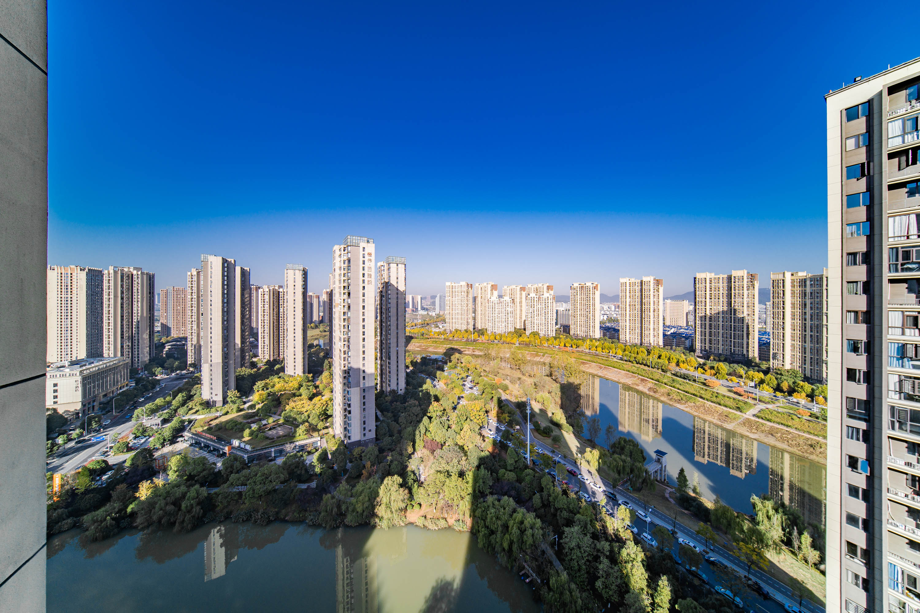 奥克斯滨仕花园（奥克斯洋湖广场/奥克斯中心）  4室2厅2卫   189.00万其他