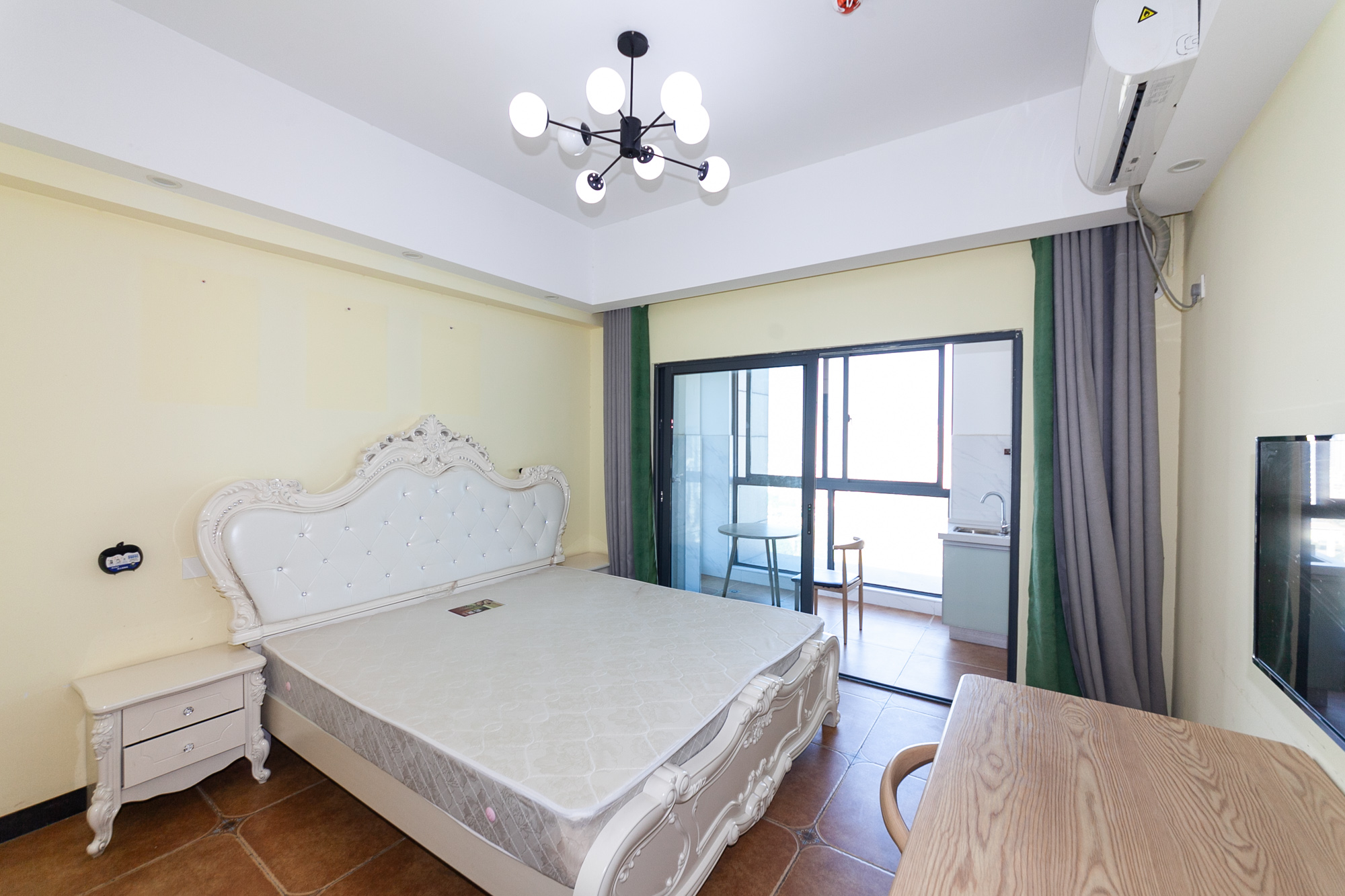 明发国际城 1室1厅1卫 33.0万 明发国际城 1室1厅1卫 33.0万客厅