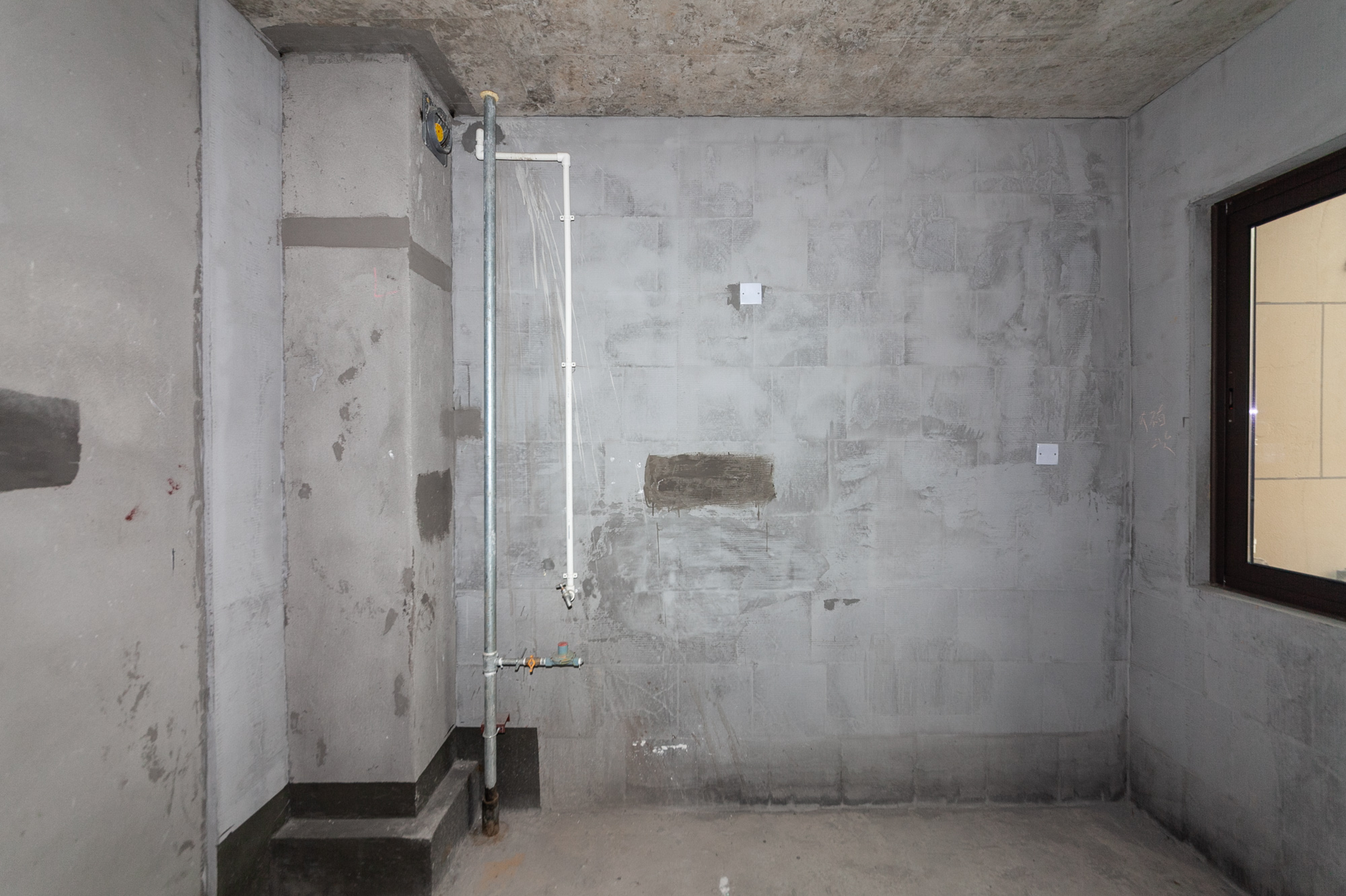 龙湖璟宸原著（龙湖紫宸）  4室2厅2卫    143.0万厨房