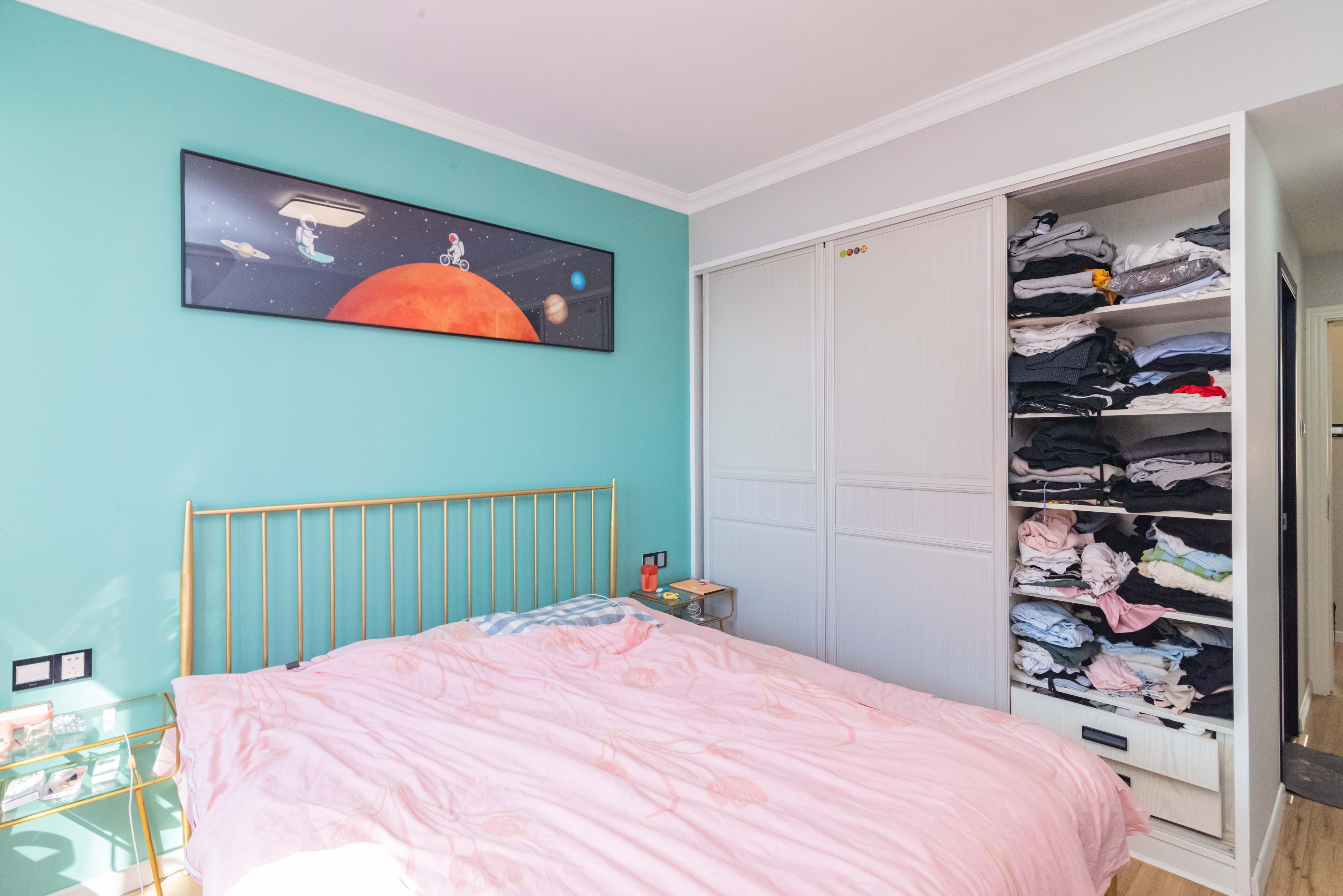 上园商住小区  4室2厅2卫    155.0万卧室