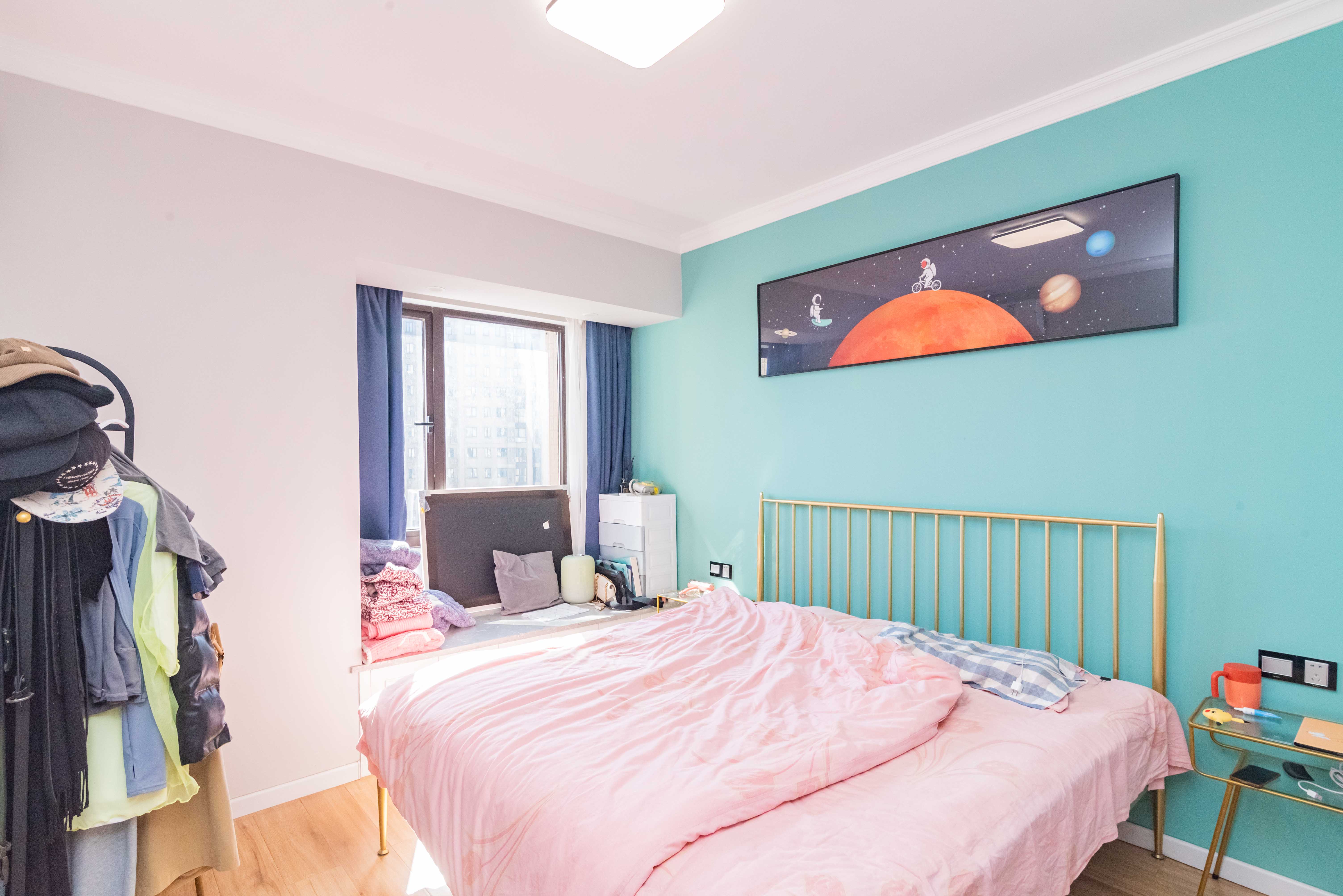 上园商住小区  4室2厅2卫    155.0万卧室